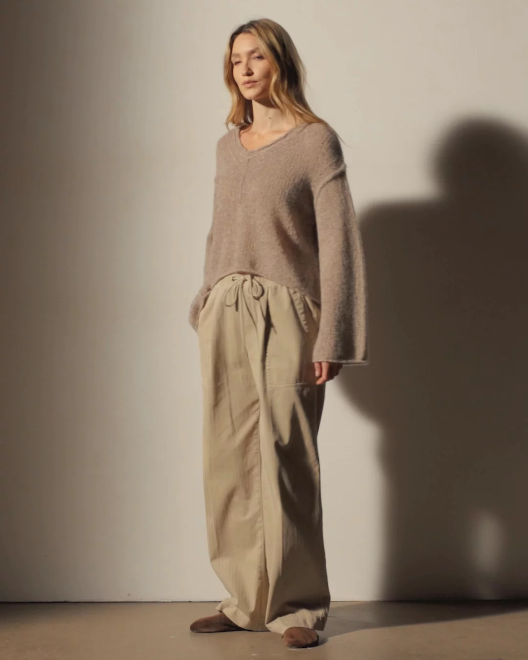 Marled Cashmere Silk V Neck Sweater - Grout Mix | James Perse Los