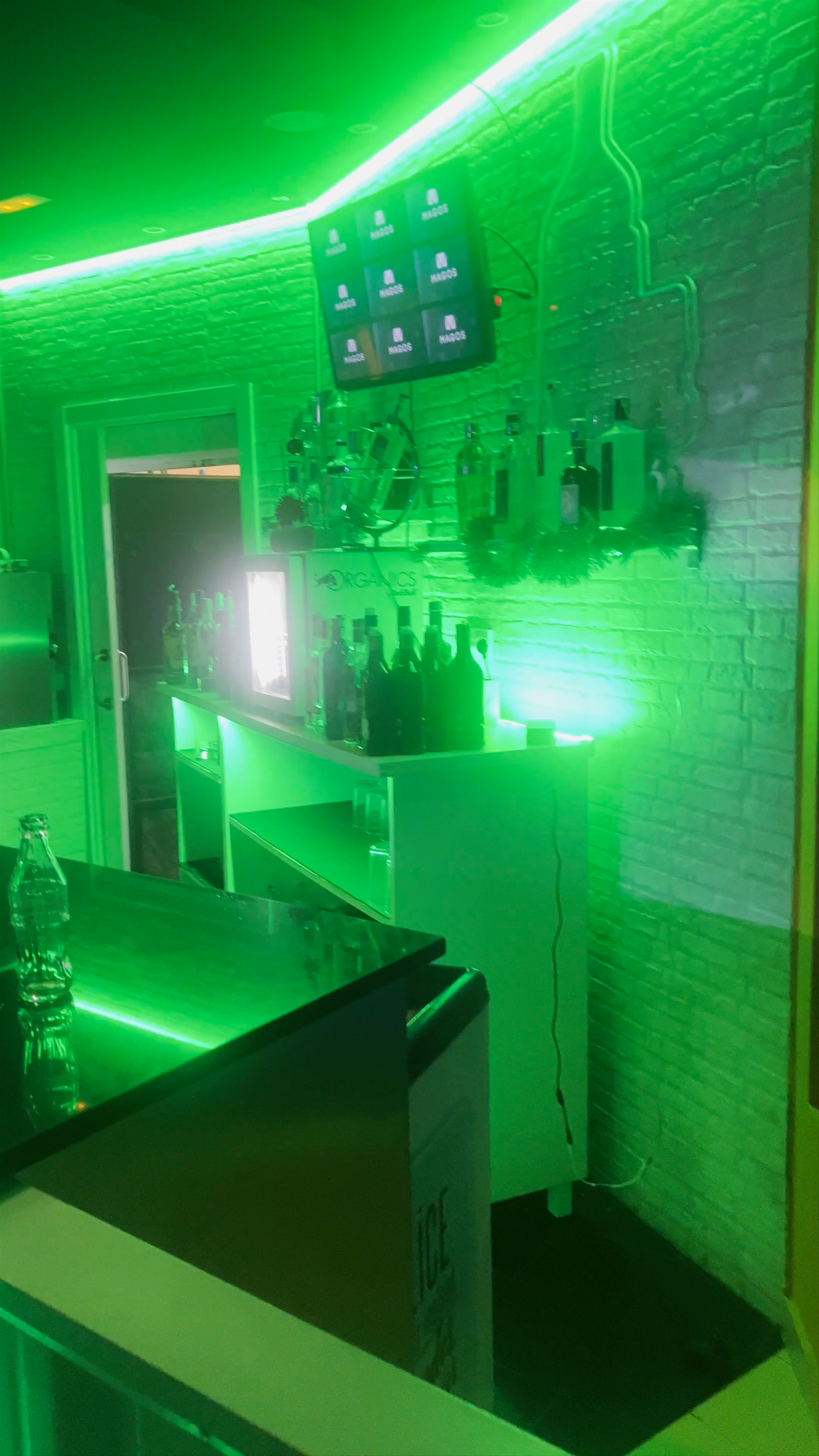 Bar Magos: Neon Nights and Vibrant Vibes in Archena