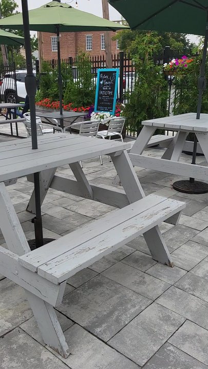 Digger's Ales N' Eats - Outdoor seating area - American Near Me - Riverhead, New York