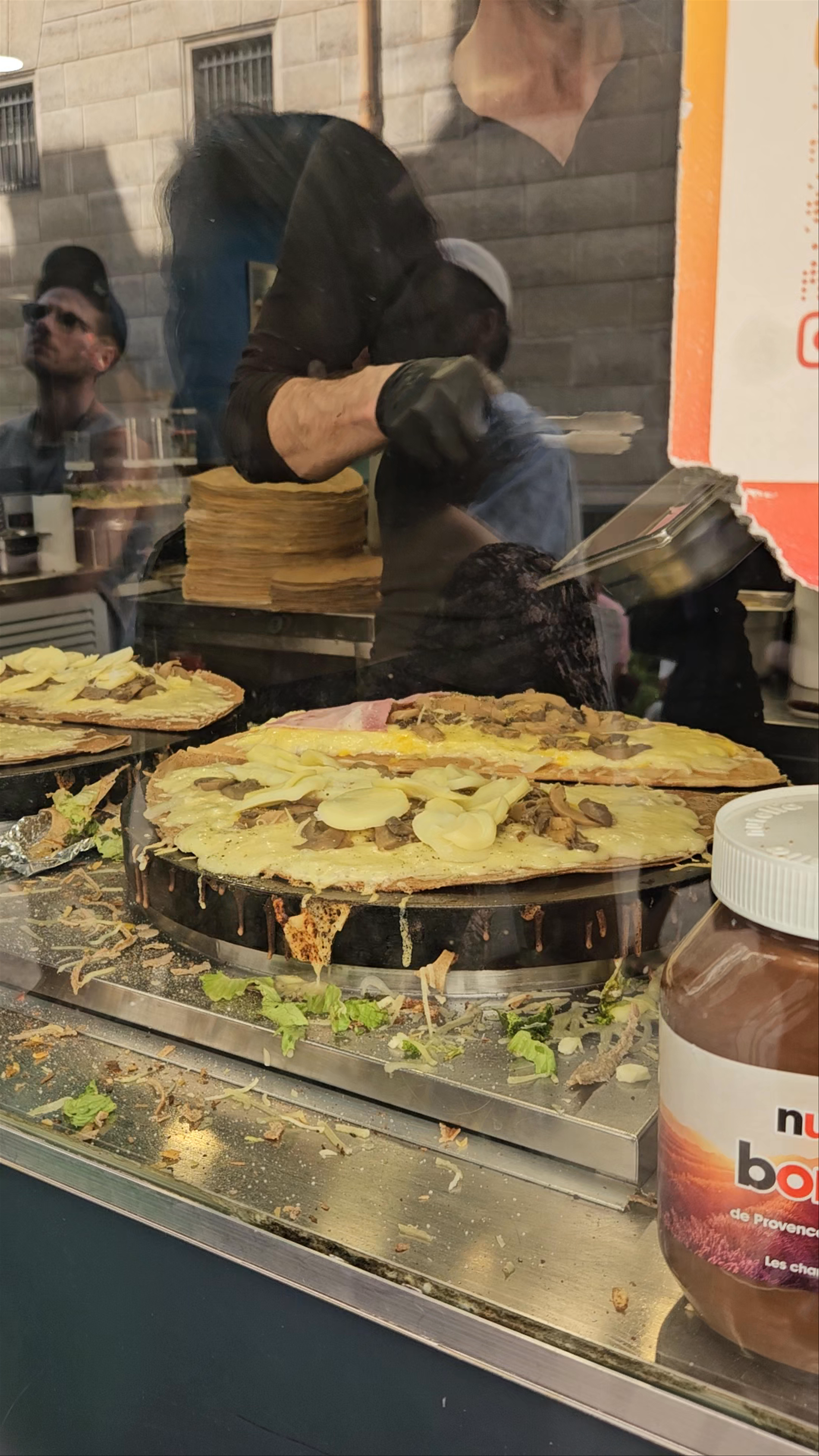 Au P'tit Grec: Iconic Parisian Street Food Experience on Rue Mouffetard