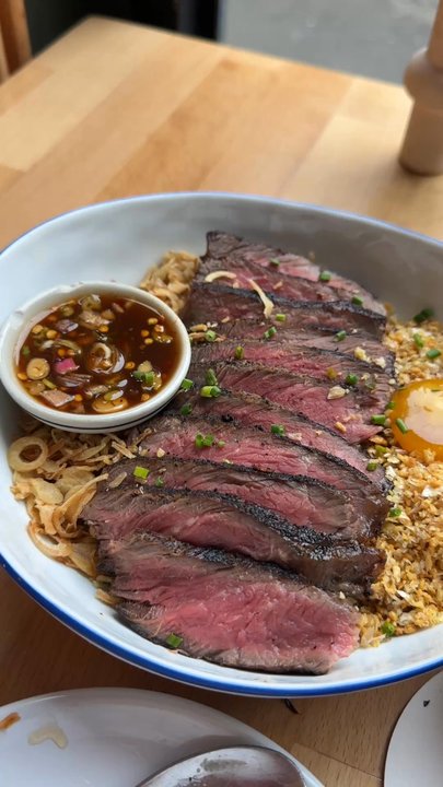 LumLum  - The famous beef bowl - Thai Near Me - New York, New York