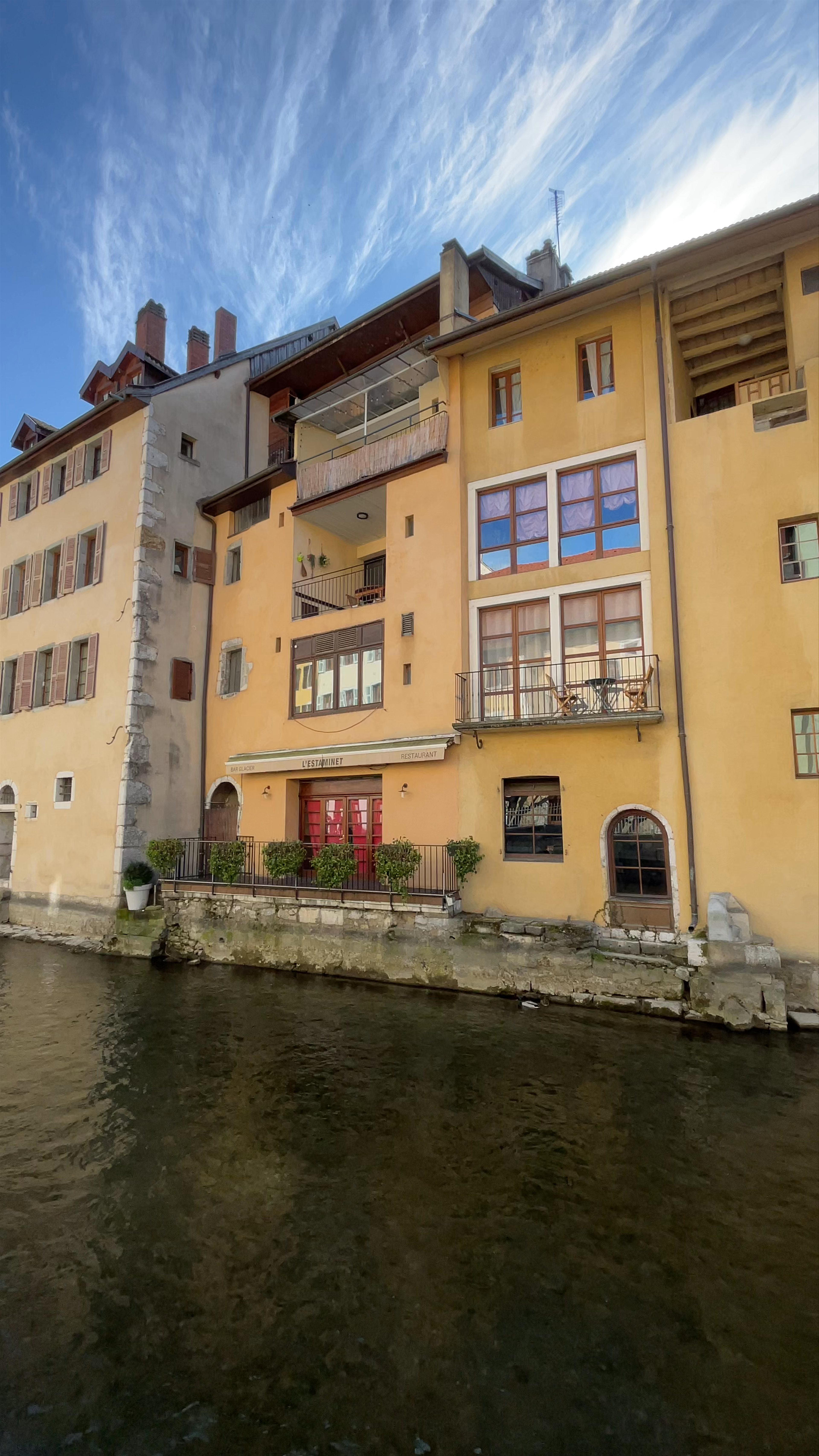 Charming Waterside Stroll Along Le Thiou in Annecy, France