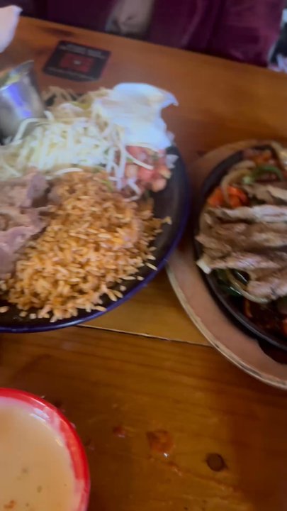 Howling Wolf Taqueria - Steak Fajitas - Mexican Near Me - Salem, Massachusetts