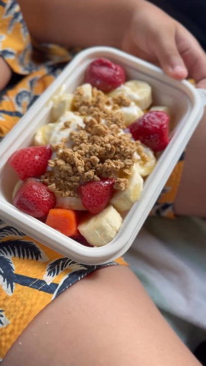La Frutera - Fruit bowl with yogurt, honey and granola. - Juice Bars & Smoothies Near Me - Lajas, Puerto Rico