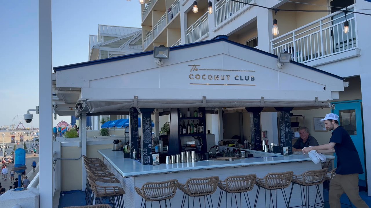 Coconuts Beachfront Restaurant Bar & Grill - Ocean City Boardwalk Views - Bars Near Me - Ocean City, Maryland