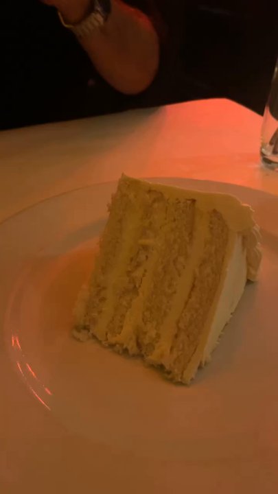 Wright’s Tavern - Wedding cake - Steakhouses Near Me - Clayton, Missouri