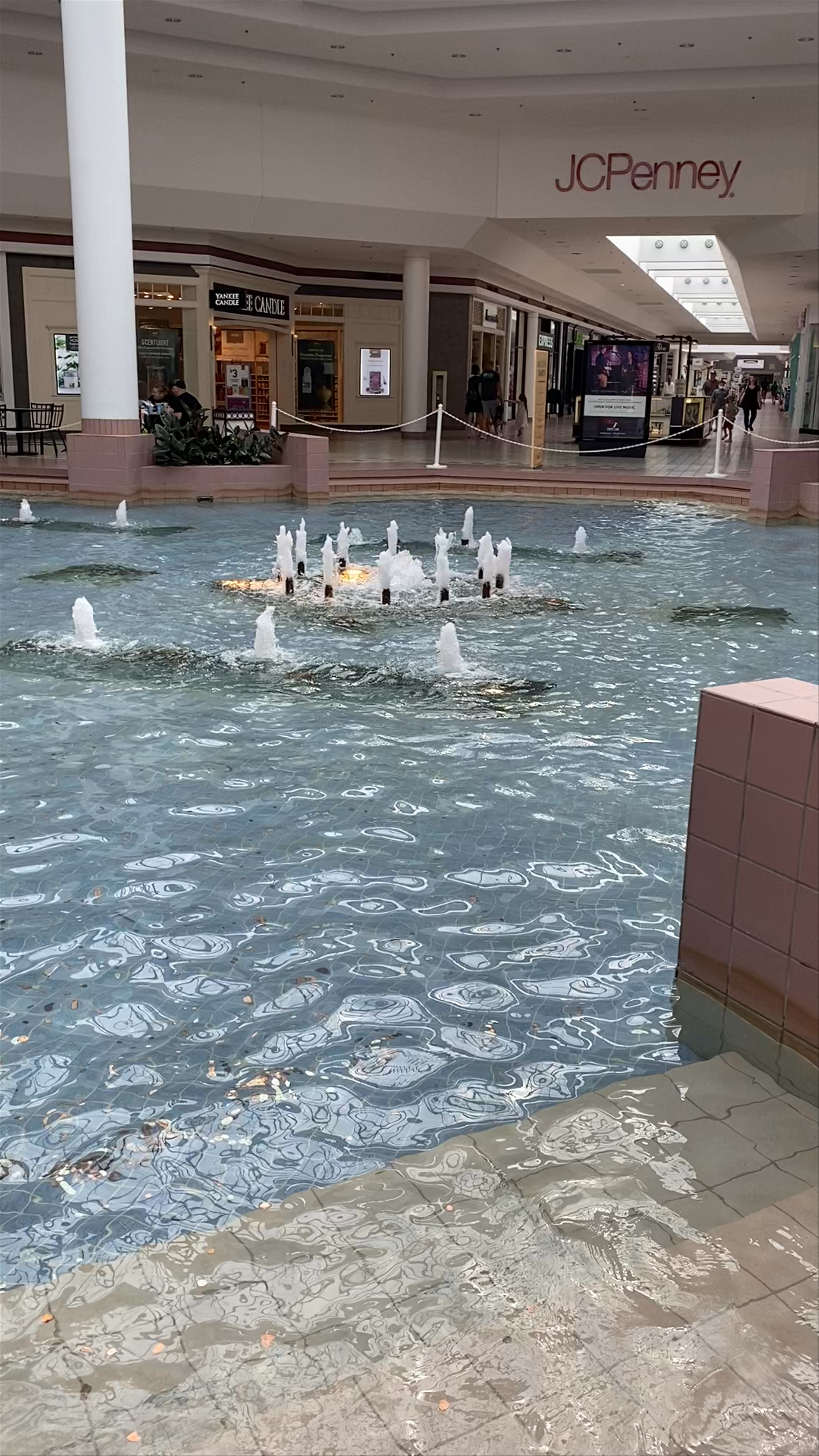 Wilton Mall