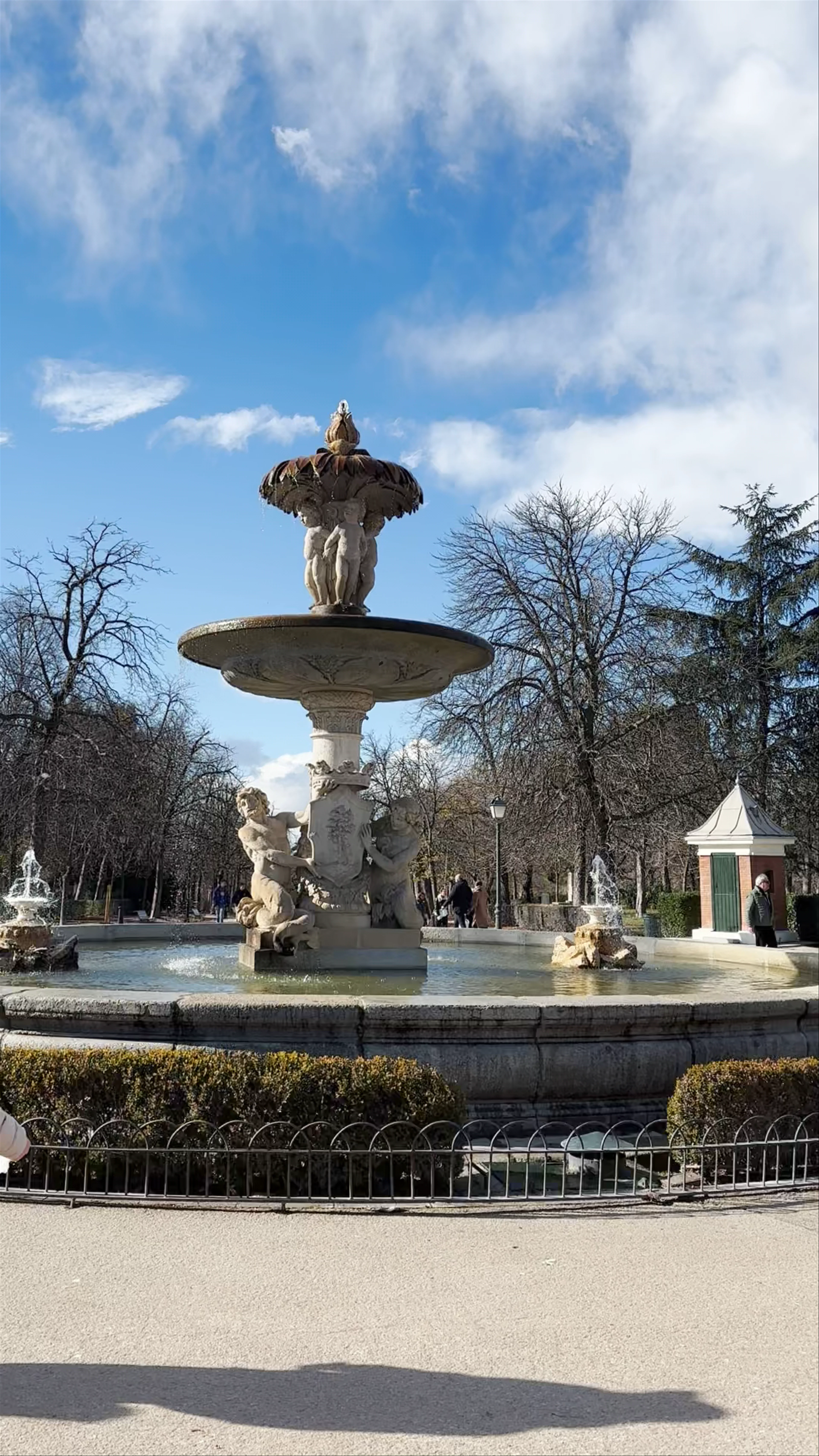 Fuente de la Alcachofa, Parque del Retiro, Madrid, Spain