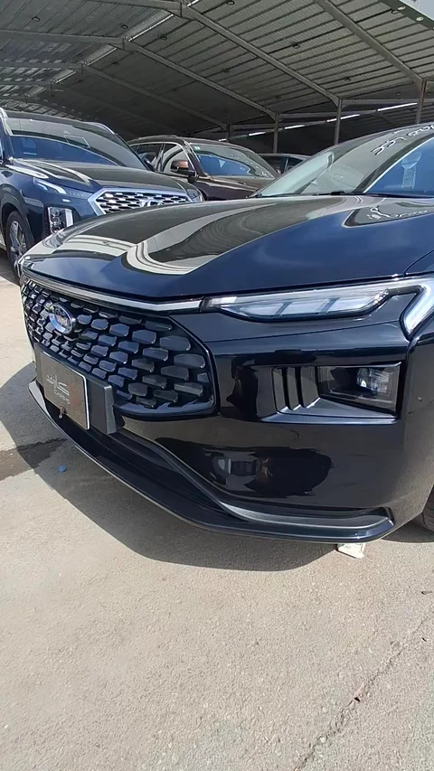 Ford Taurus ترند 2024