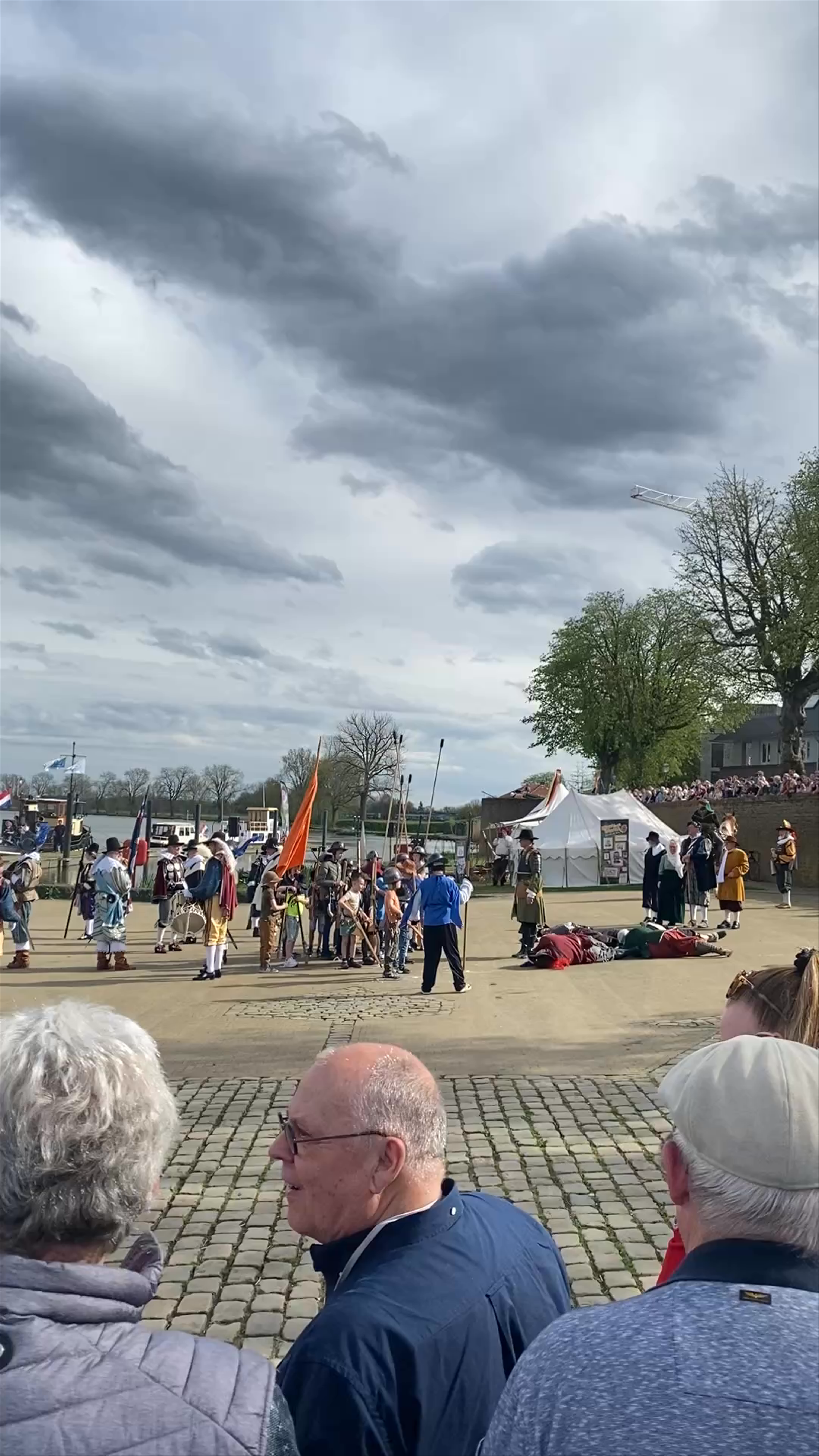 Monument aan de Maaskade
