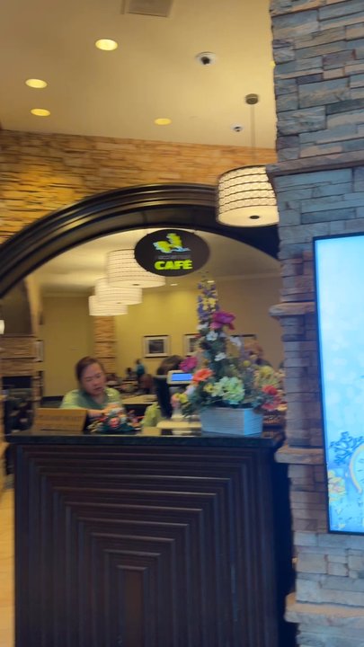 The Pechanga Cafe - Bad mgt, a lot of vacant tables inside but they only have 4 servers, if you're diabetic, you  gonna die first, b4 they let u in - New American Near Me - Temecula, California