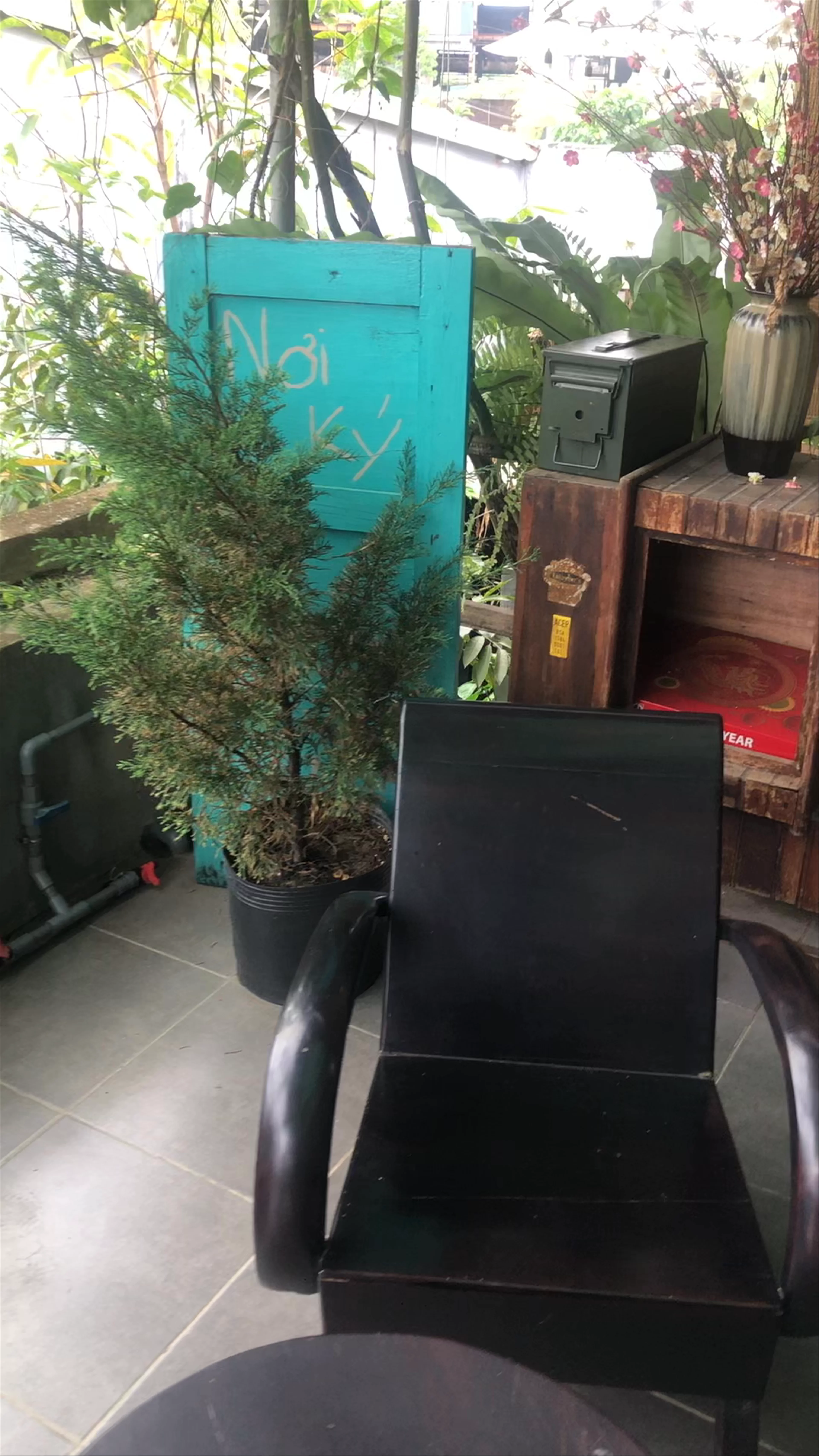 Tiệm cafe Túi Thương Nhớ