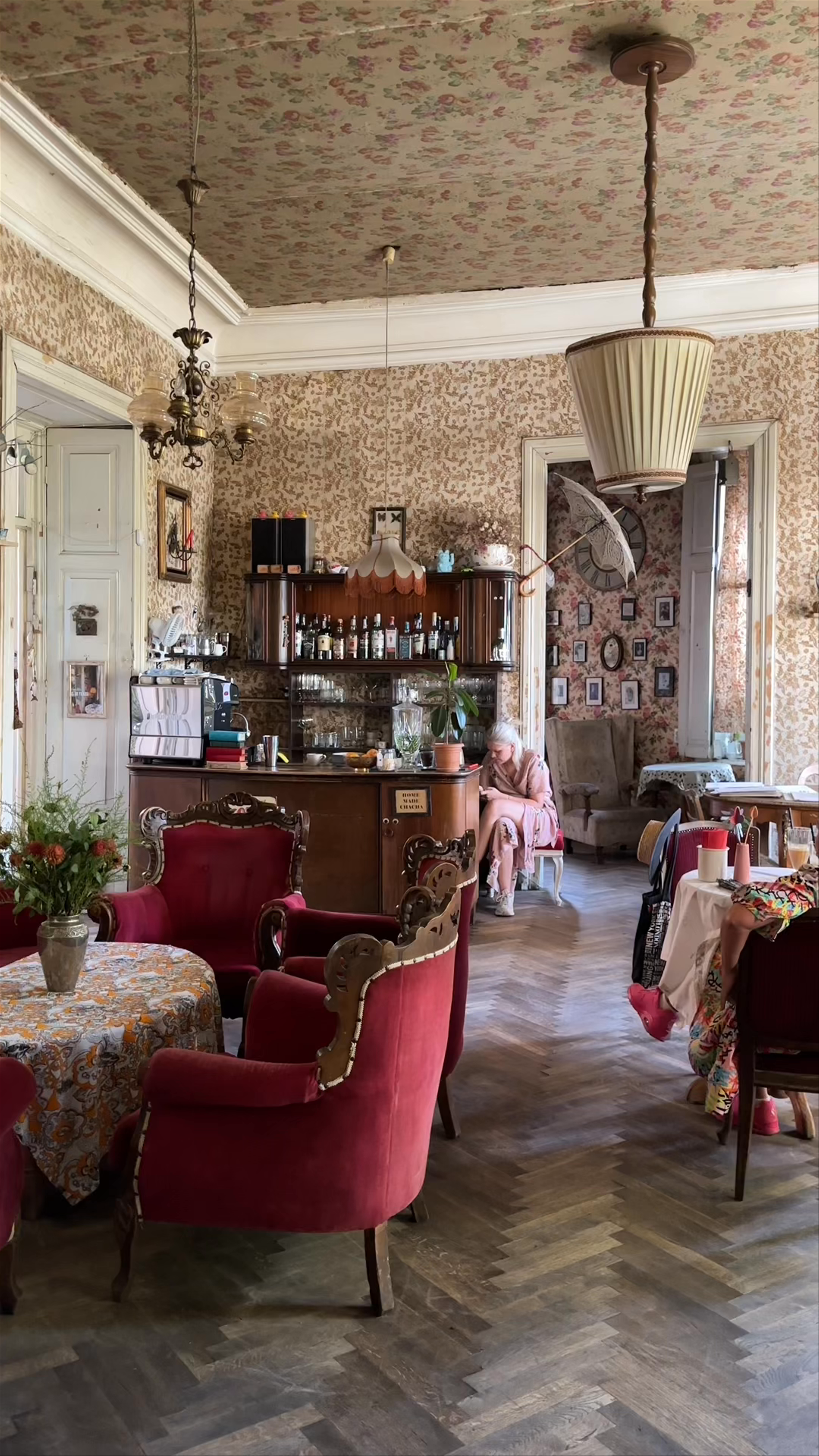 Timeless Charm of Linville Café on Kote Afkhazi Street, Tbilisi
