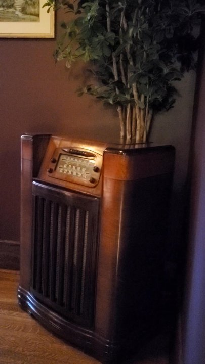 Jonesy’s - Music softly playing - Salad Near Me - Connersville, Indiana