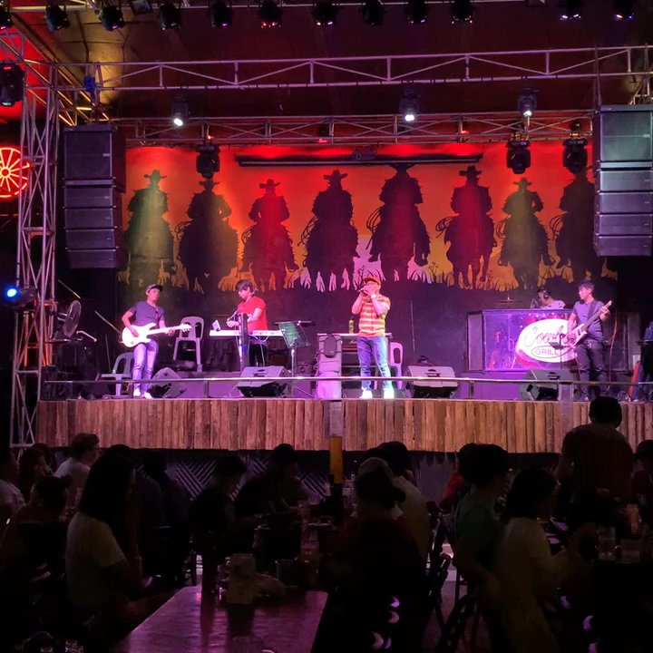 Cowboy Grill - Another band playing, my 3rd hour here I think. - Bars Near Me - Manila, NCR