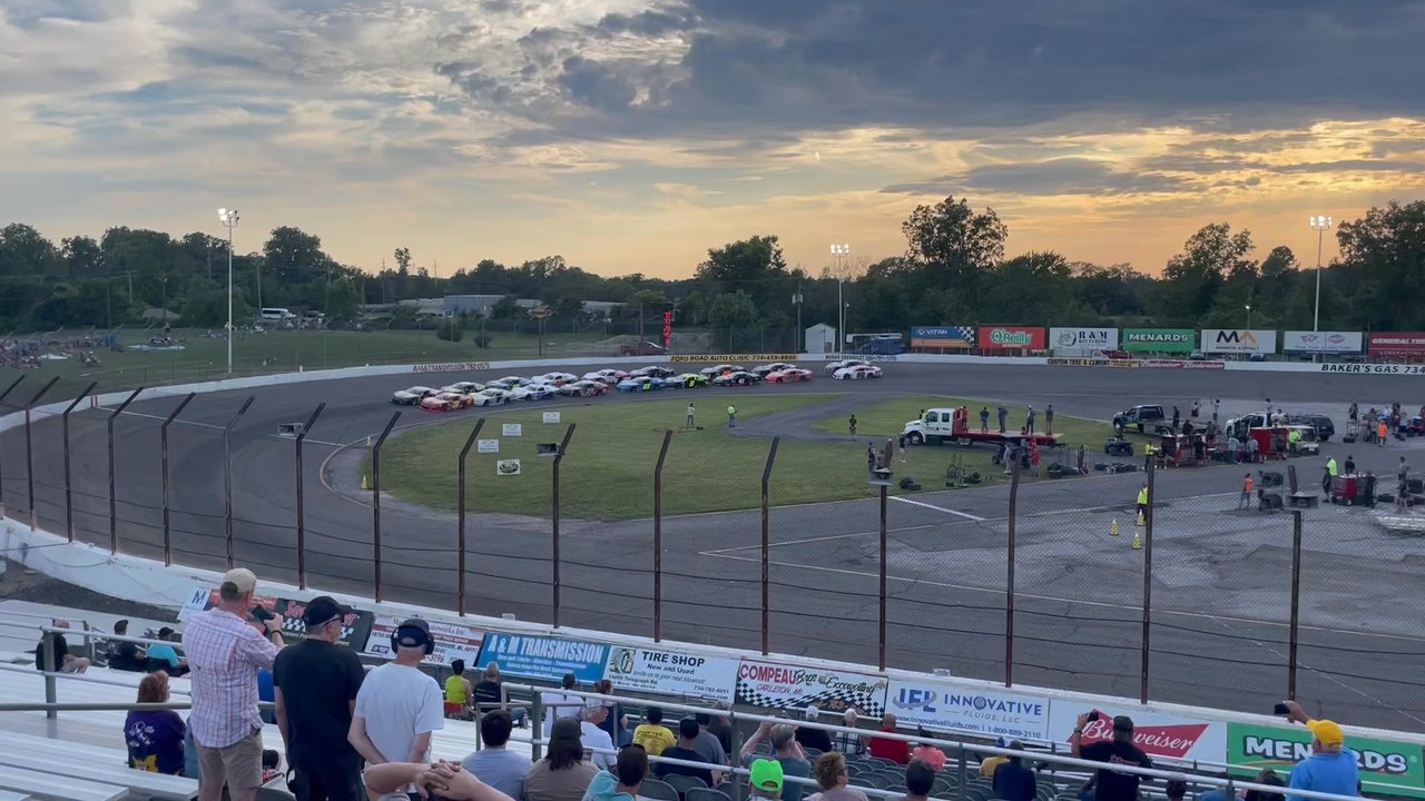 Flat Rock Speedway - Race Tracks Near Me - Carleton, Michigan
