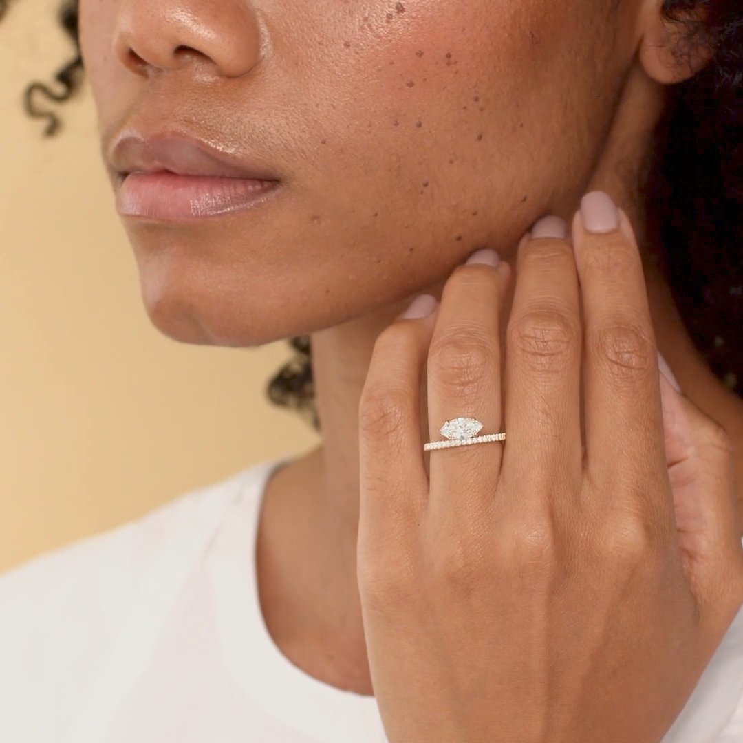 The Hover | Marquise | 18k | Yellow Gold | bandAccent: Pavé | diamondOrientation: vertical | caratWeight: other