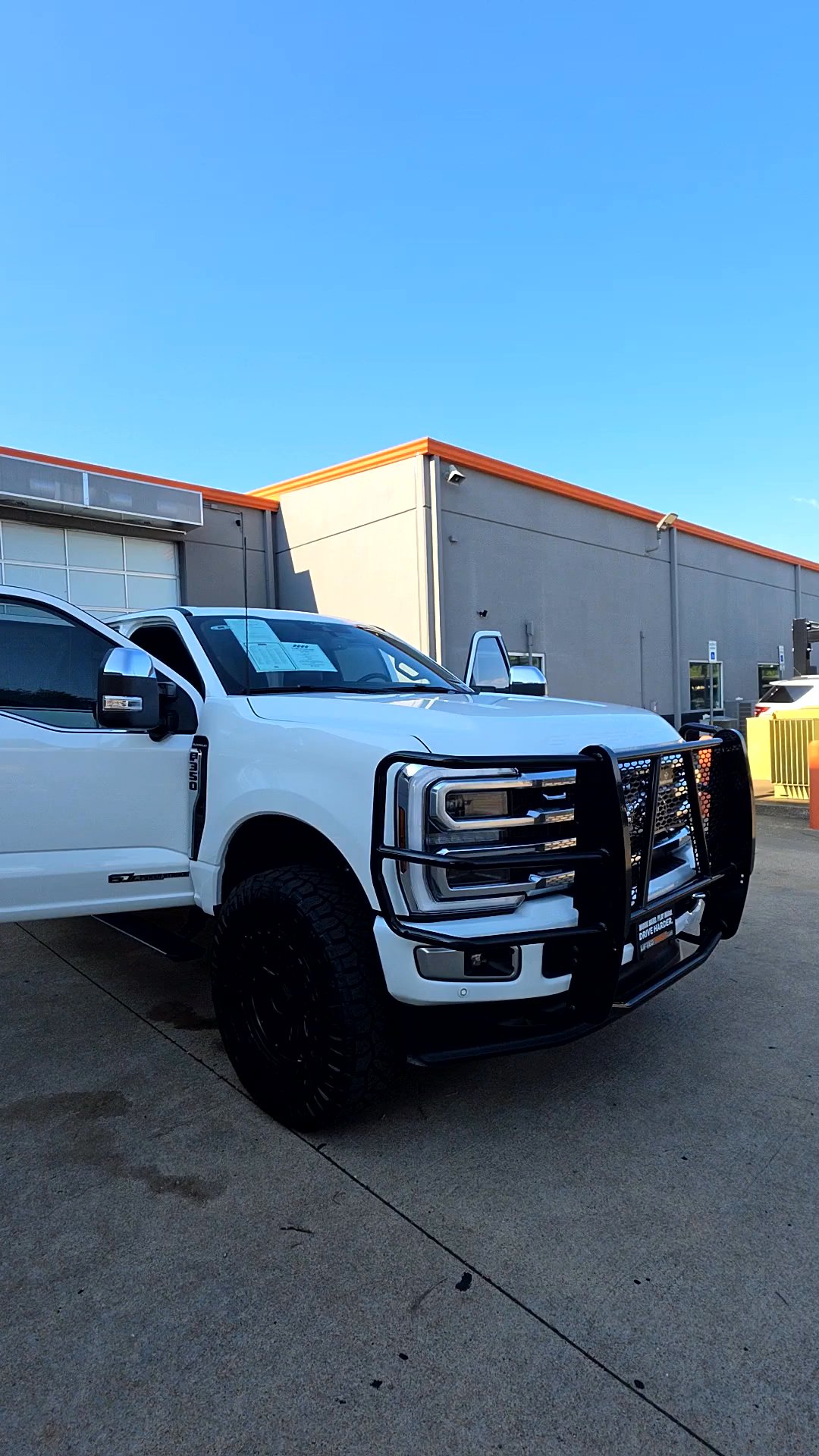 Lifted Trucks - #TX11235A - 2024 Ford F-350 Super Duty Platinum Crew Cab
