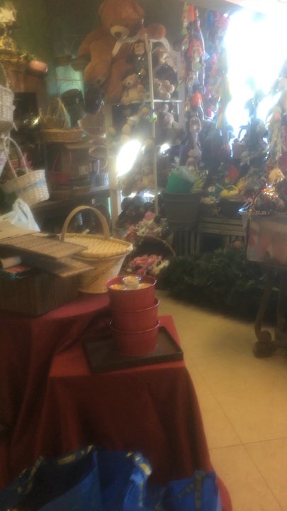 Flowers By J & J - Small place but offers a lot of options very creative and attentive - Florists Near Me - Marathon, Florida