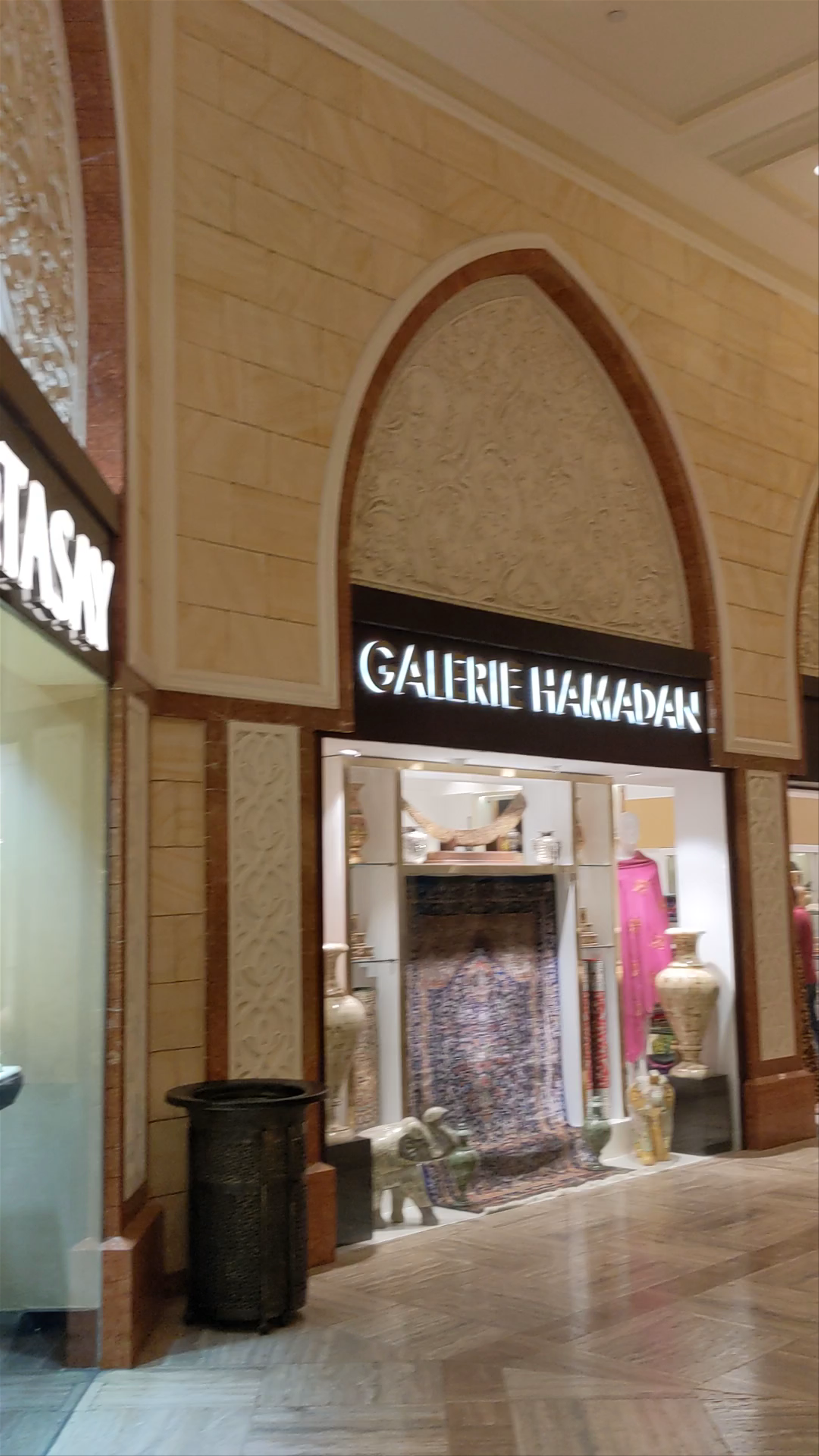 Dubai Gold Souk: A Dazzling Journey Through the Heart of Dubai's Traditional Market