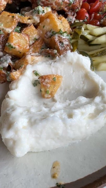 Meddys - Mediterranean Near Me - Kansas City, Missouri