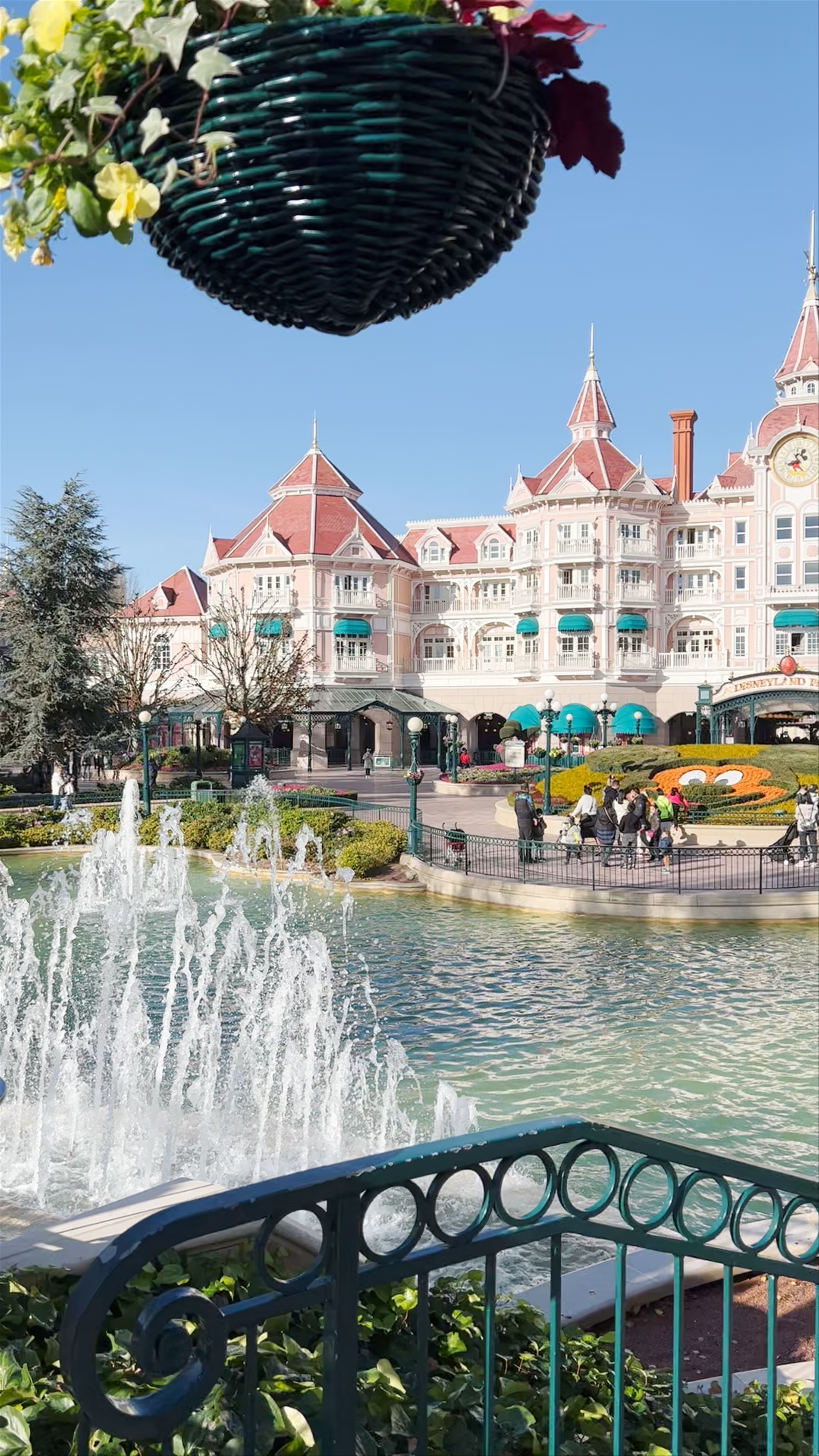Magical Morning at Disneyland Hôtel, Disneyland Paris