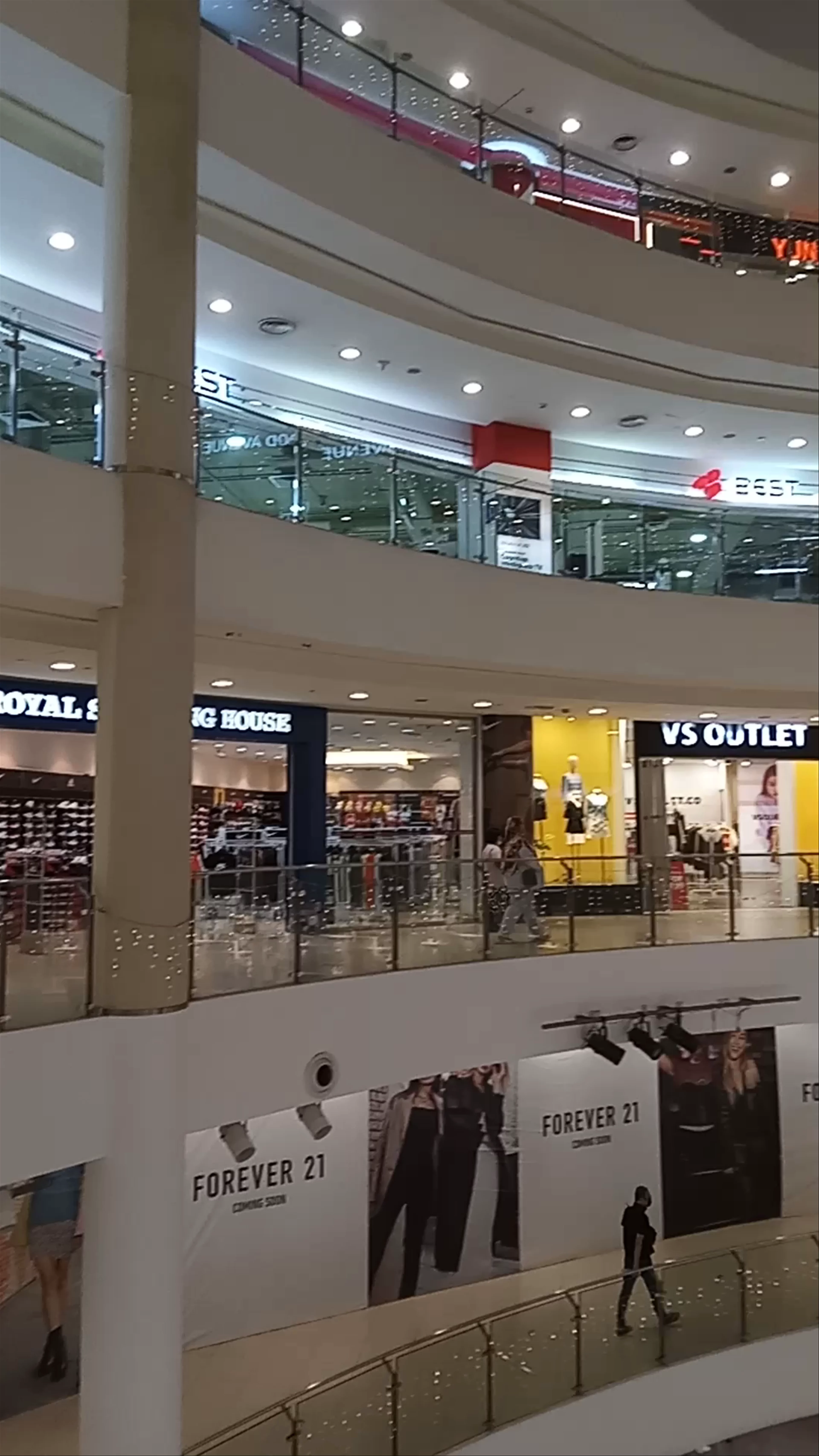 1st Avenue Mall