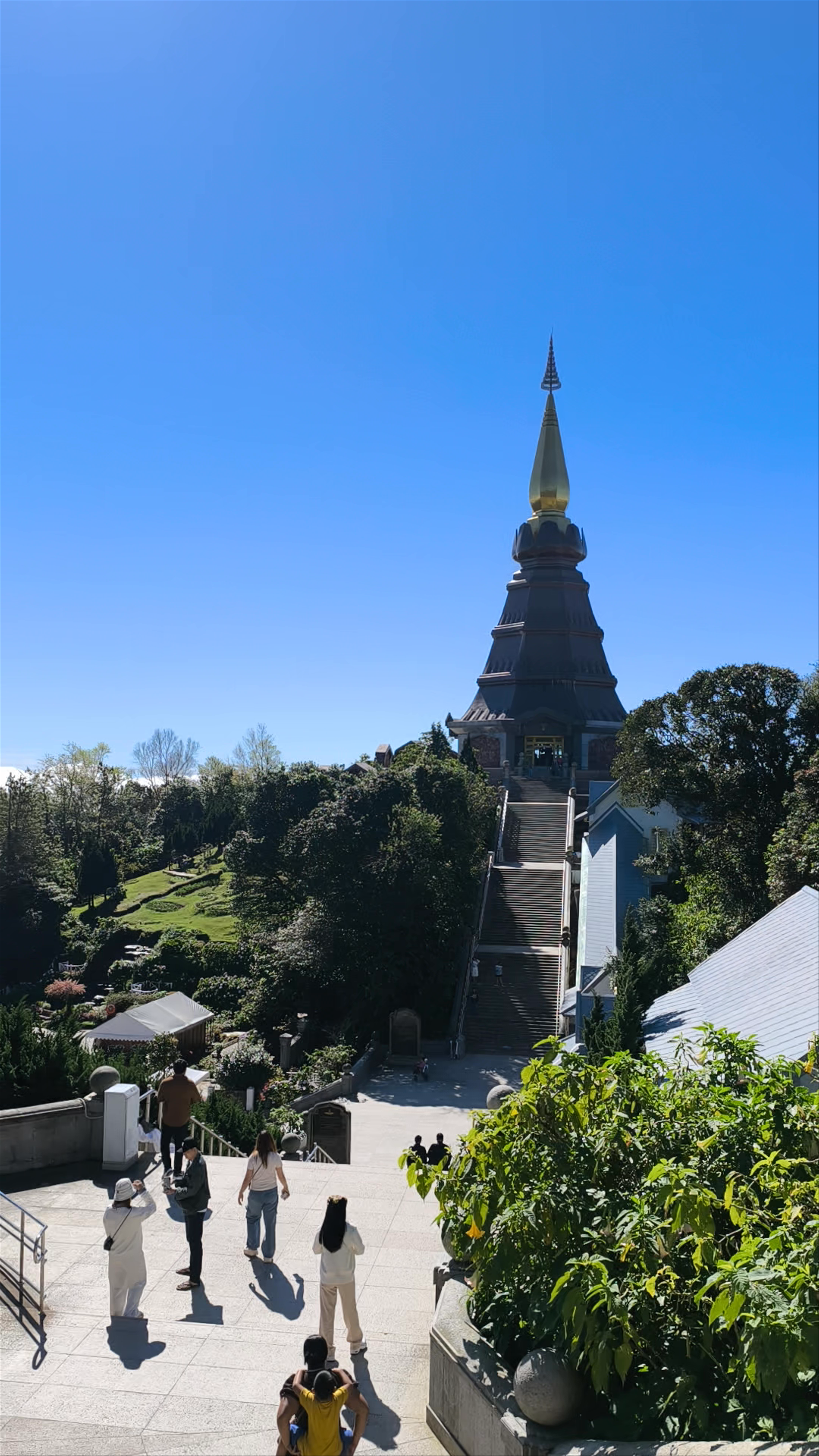 Pagoda Noppamethanedon & Pagoda Nopphonphusiri: The Royal Pagodas of Mount Inthanon Summit
