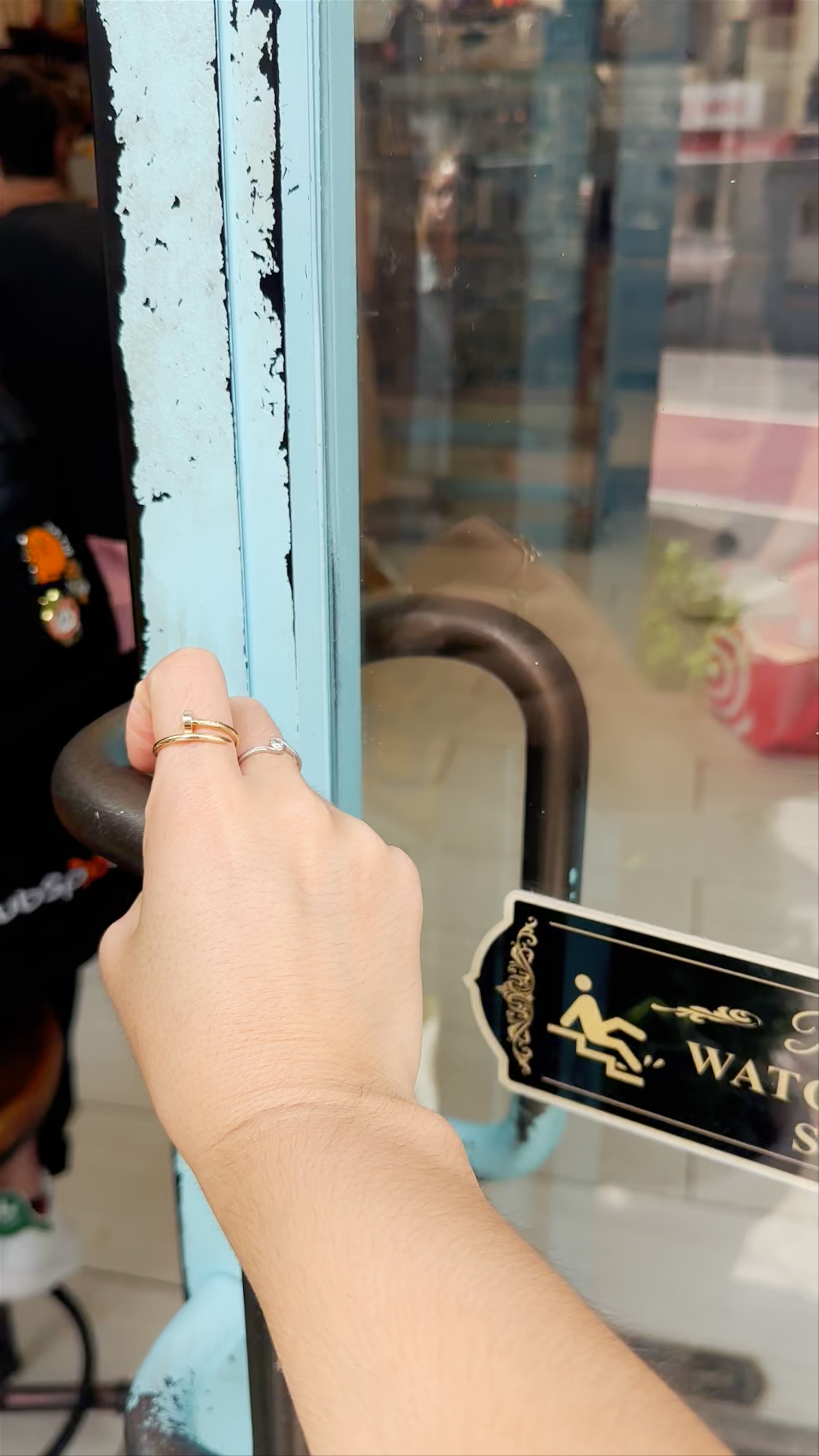 Picky Barista: Cozy Coffee Moments on Columbus Avenue, New York