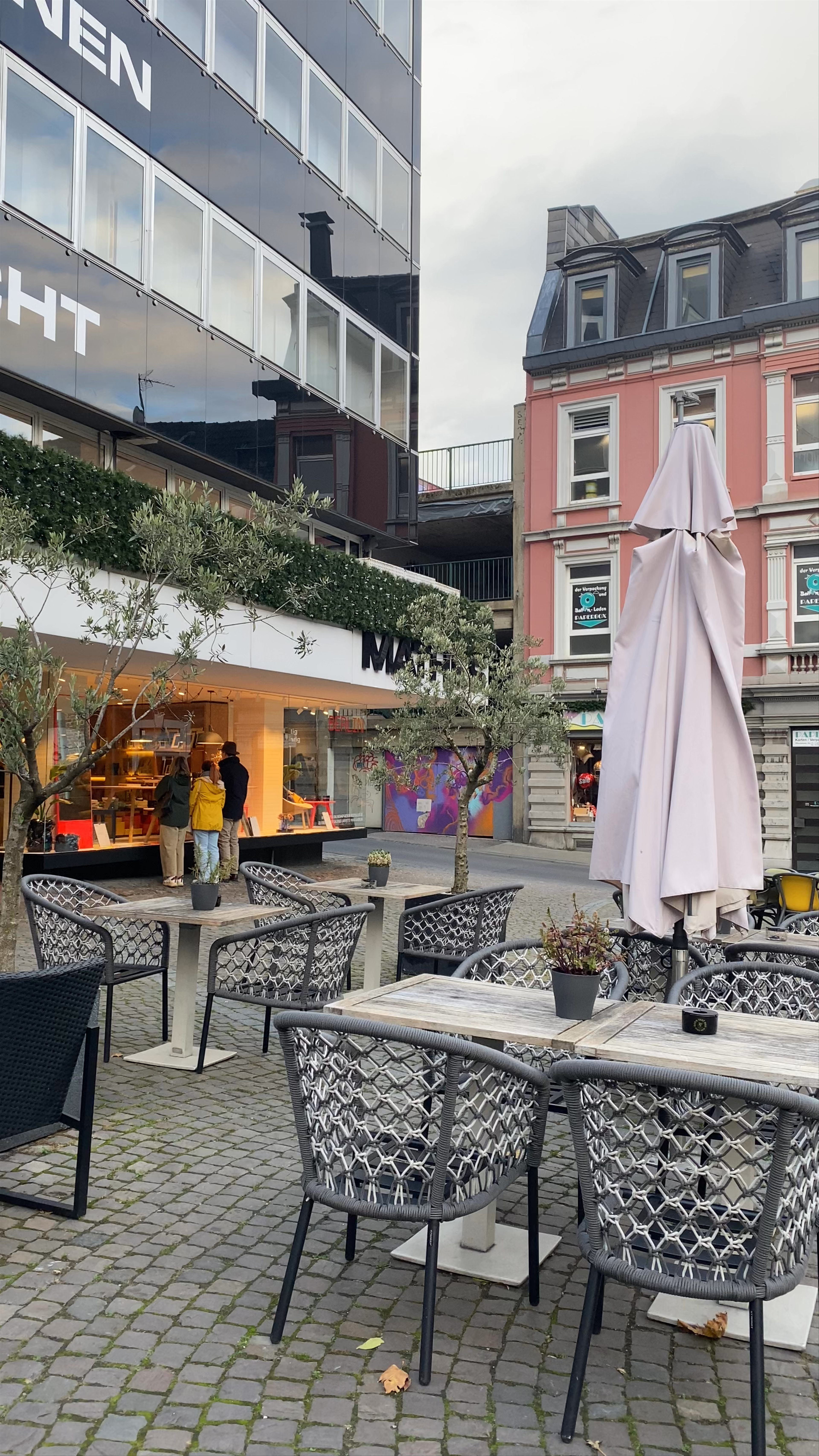 Urban Charm in Bahkauv, Aachen: A Cozy Outdoor Café Experience