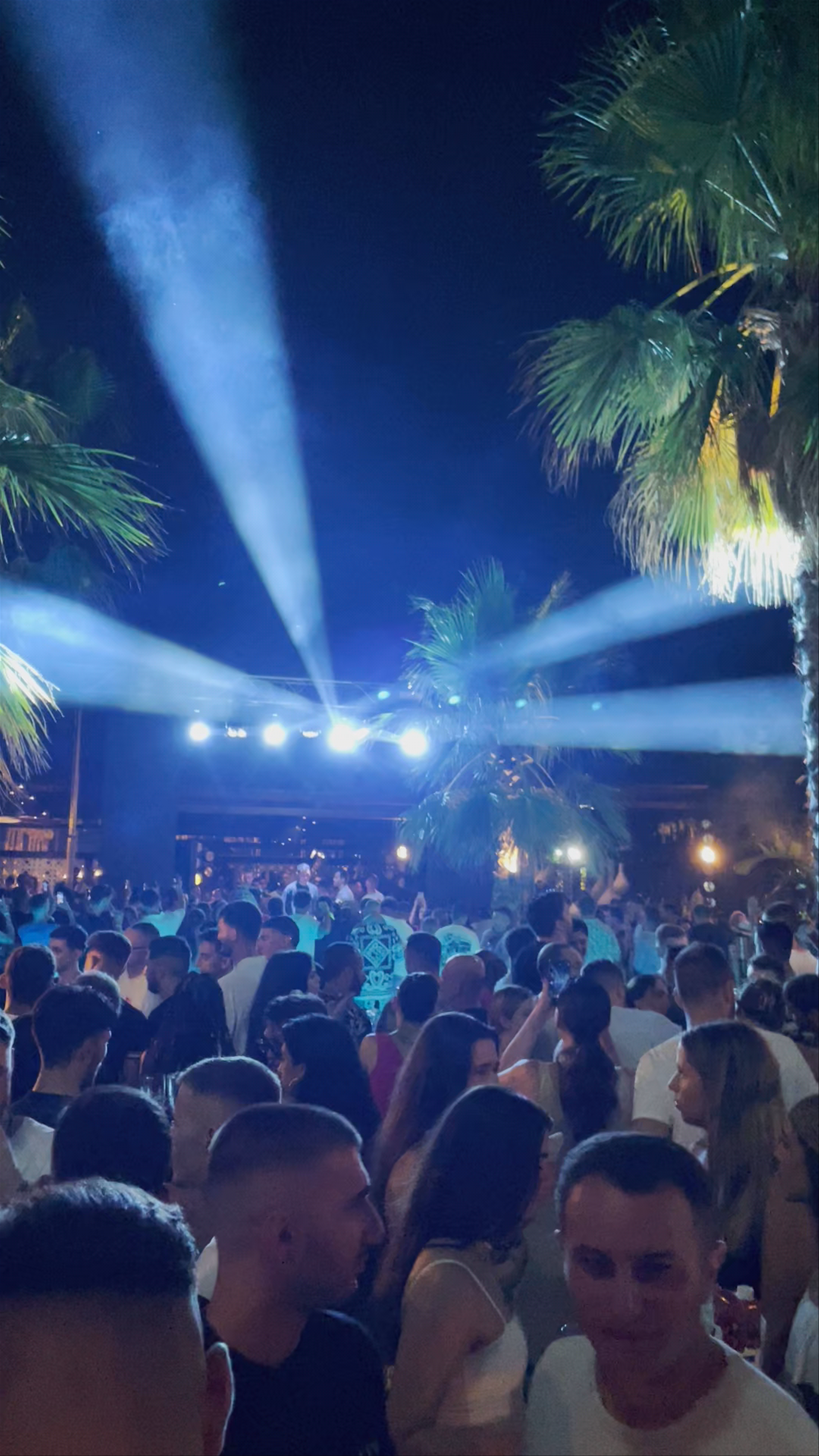 Almira Beach Bar