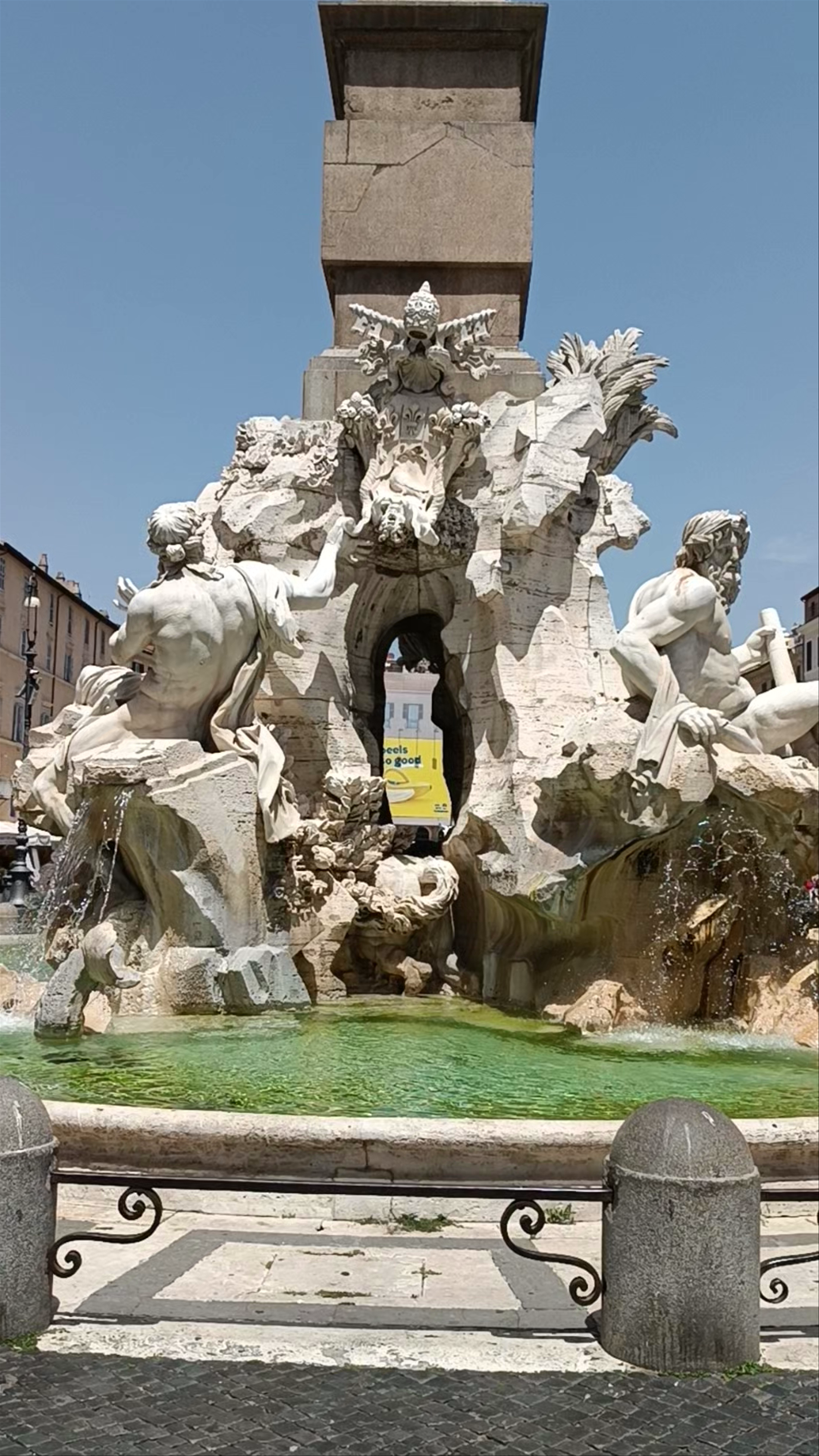 Fontana del Pantheon: Majestic Baroque Fountain in Rome