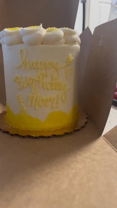 Sugar Cubed Cakes - Cupcakes Near Me - Gresham, Oregon