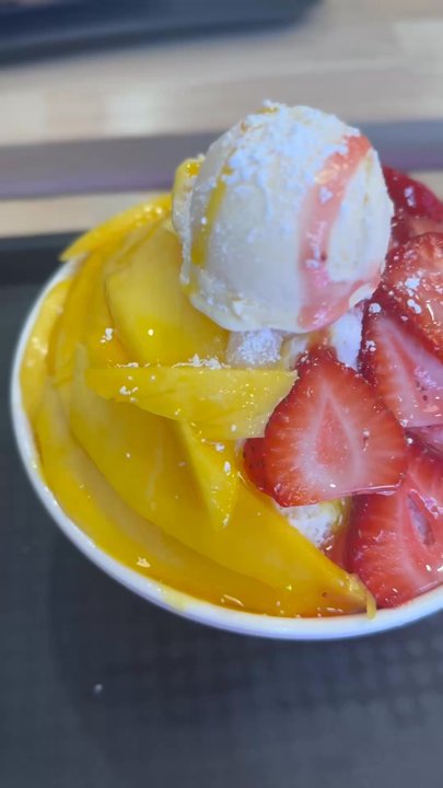 UYU cafe - 3.14.26- strawberry bingsu - Cafes Near Me - Lake Forest, California