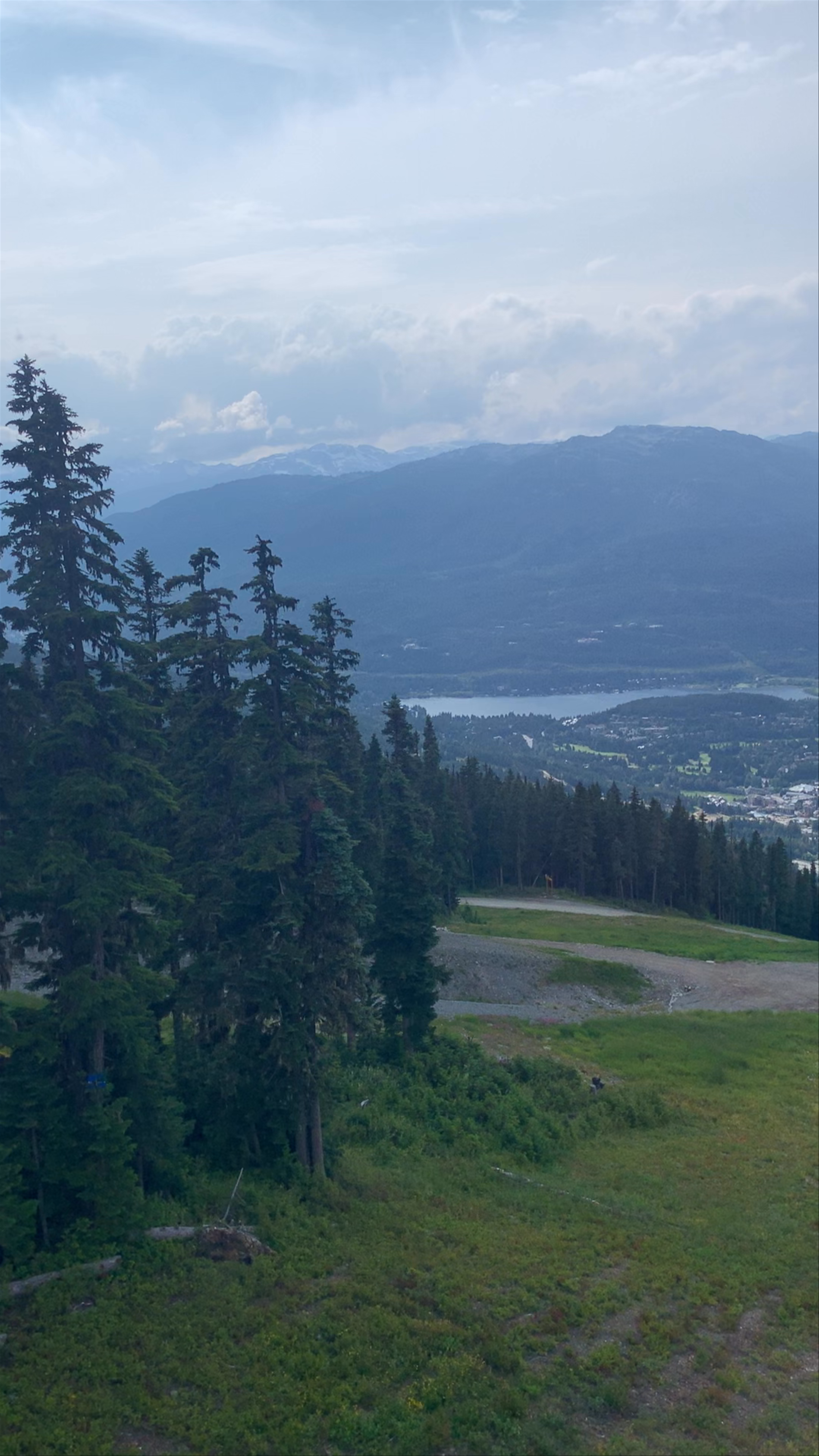 Whistler Blackcomb Gondola Ride: Majestic Mountain Views in British Columbia