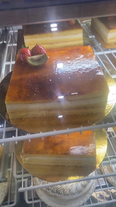 Pastelmania Bakery - I wanted to eat everything! - Latin American Near Me - Miami, Florida