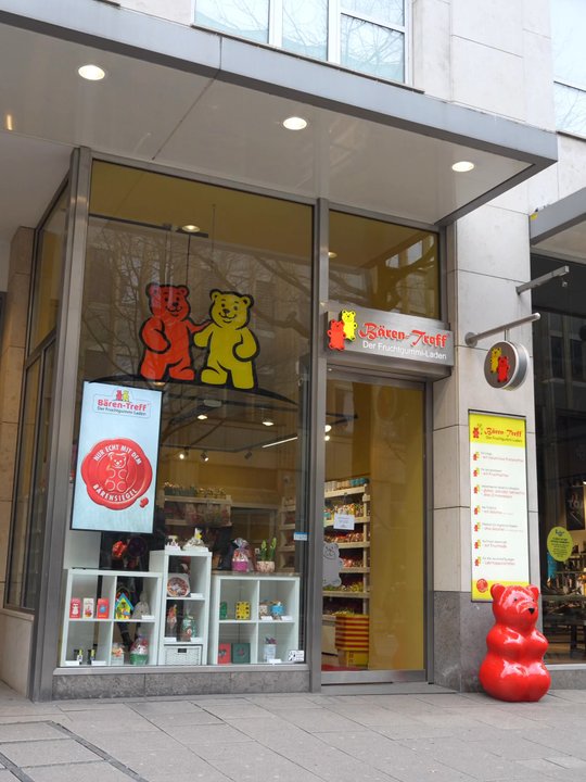 Bären-Treff - Video vom Bären-Treff Hamburg Mönckebergstraße - Candy Stores Near Me - Hamburg, HH