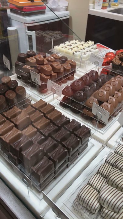Neuhaus - Chocolatiers & Shops Near Me - Brussels, BRU