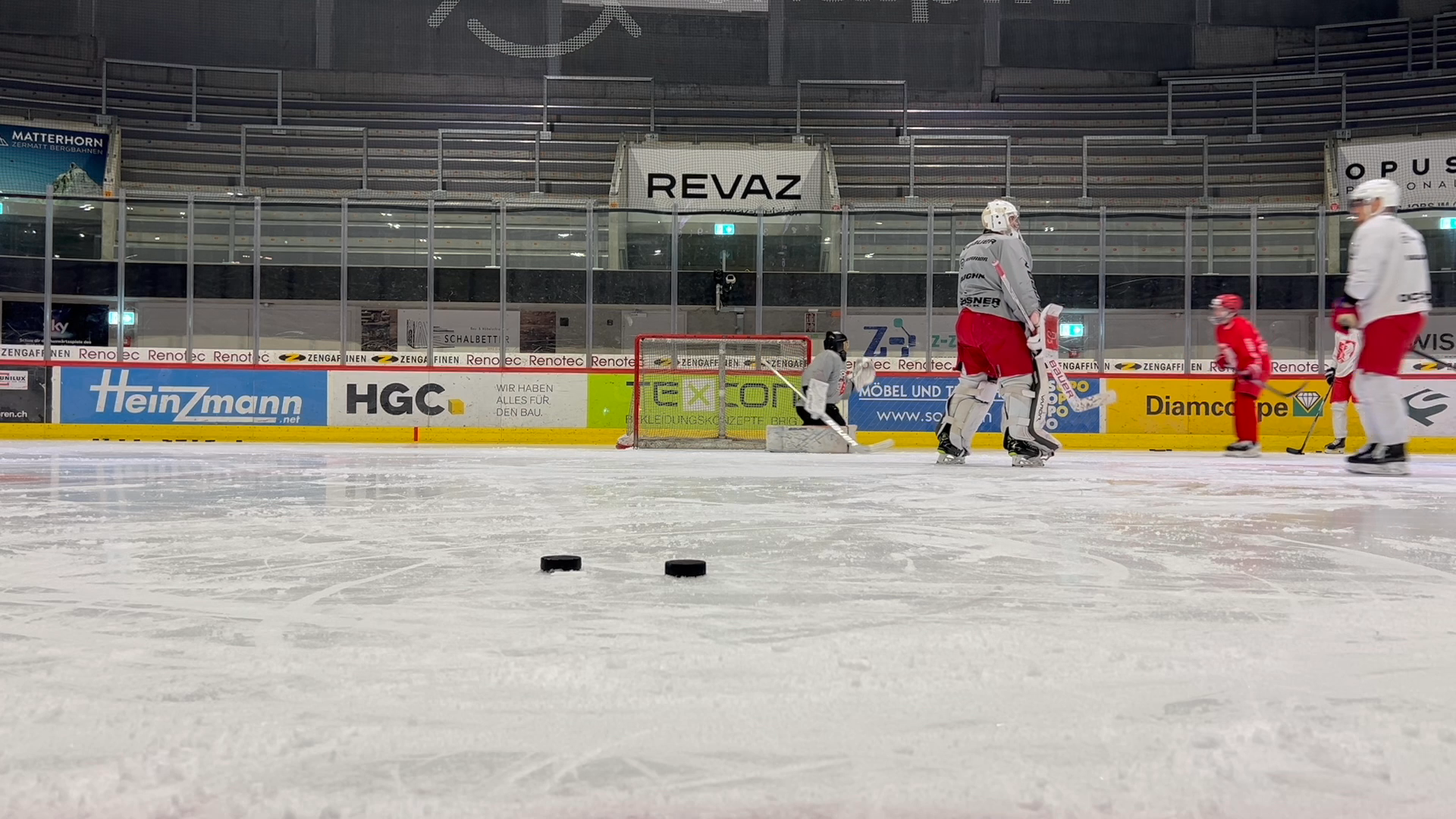 Jamiro Lorenz in Training with EHC Visp - Swiss league