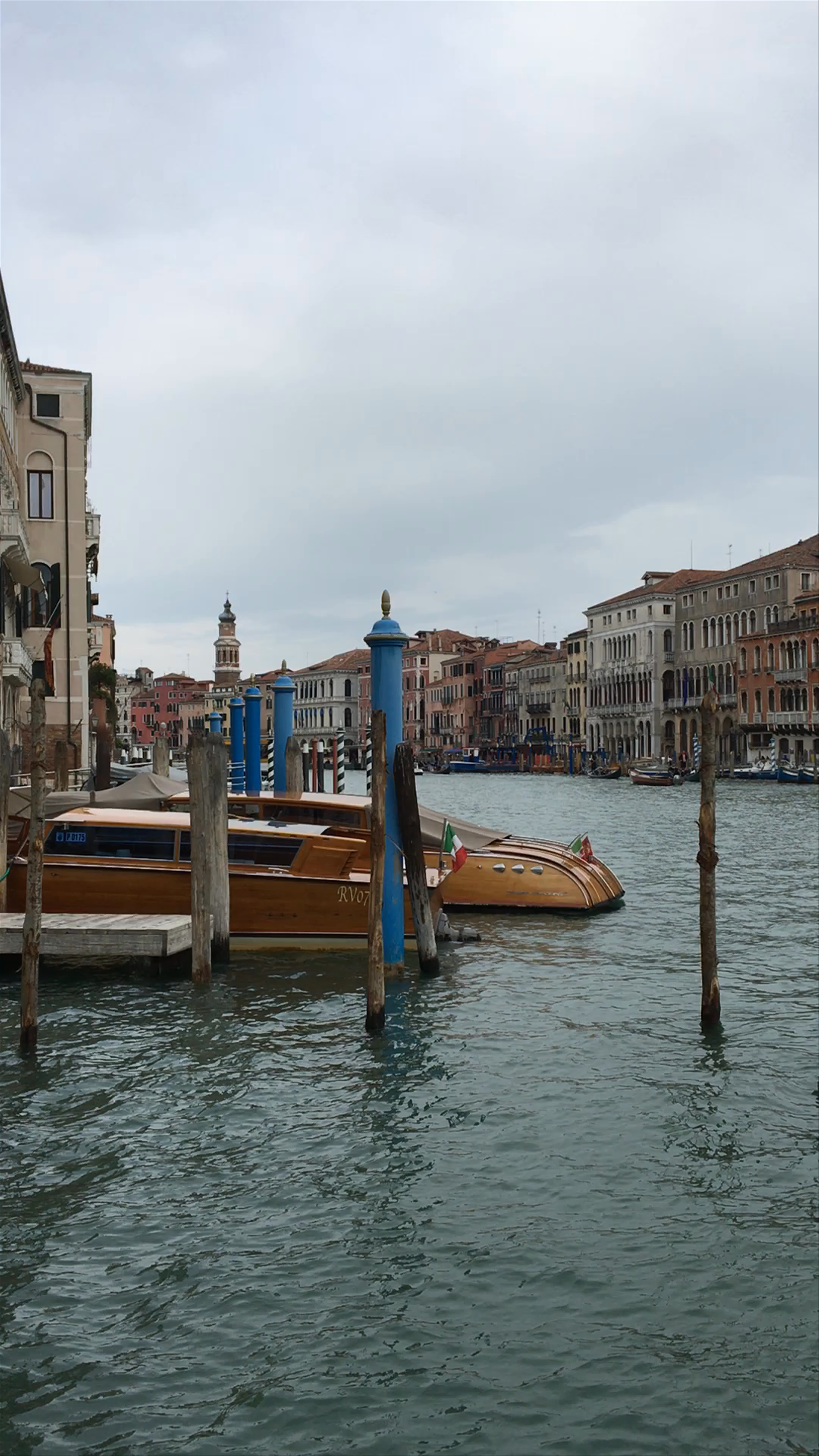 Grand Canal Serenity: A Moody Venetian Waterway Stroll