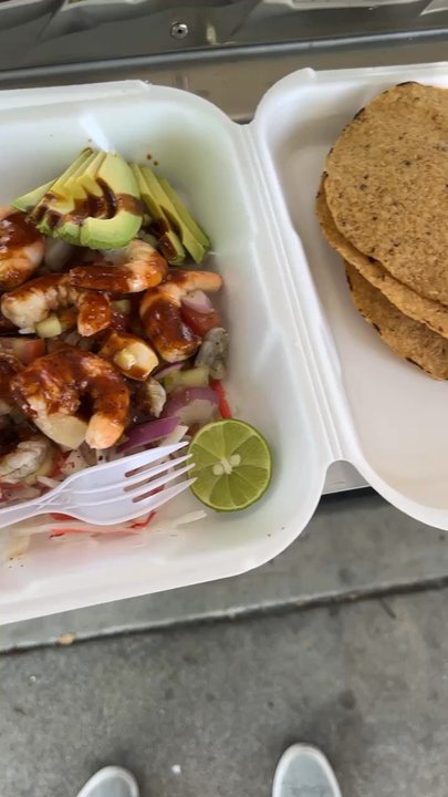 Mariscos El Orejon - La tostada mixta es una de mis favoritas pero toda toda la comida en esta lonchera están riquísimos - Seafood Near Me