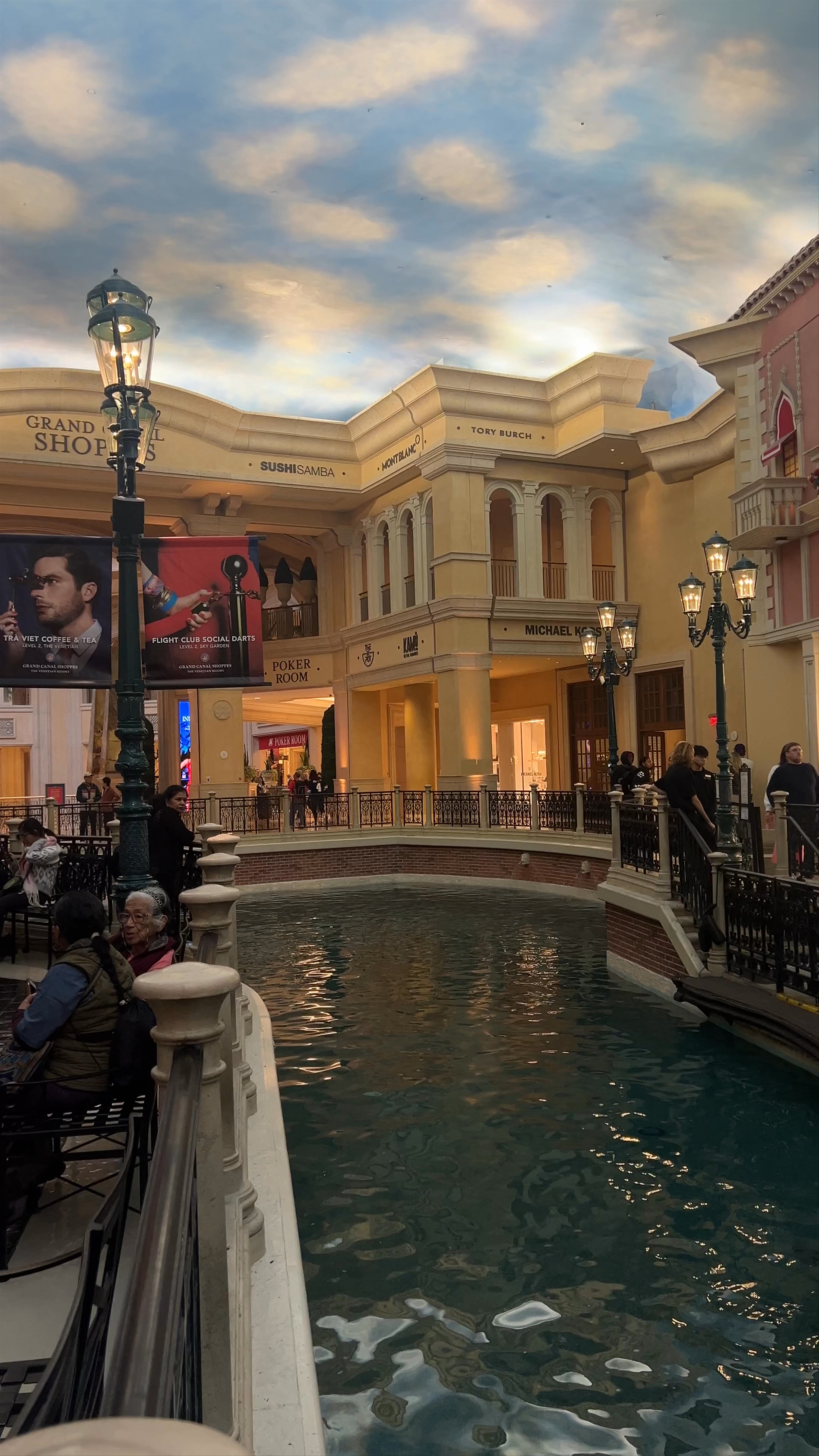 Gondola Rides at The Venetian: A Romantic Escape in Las Vegas