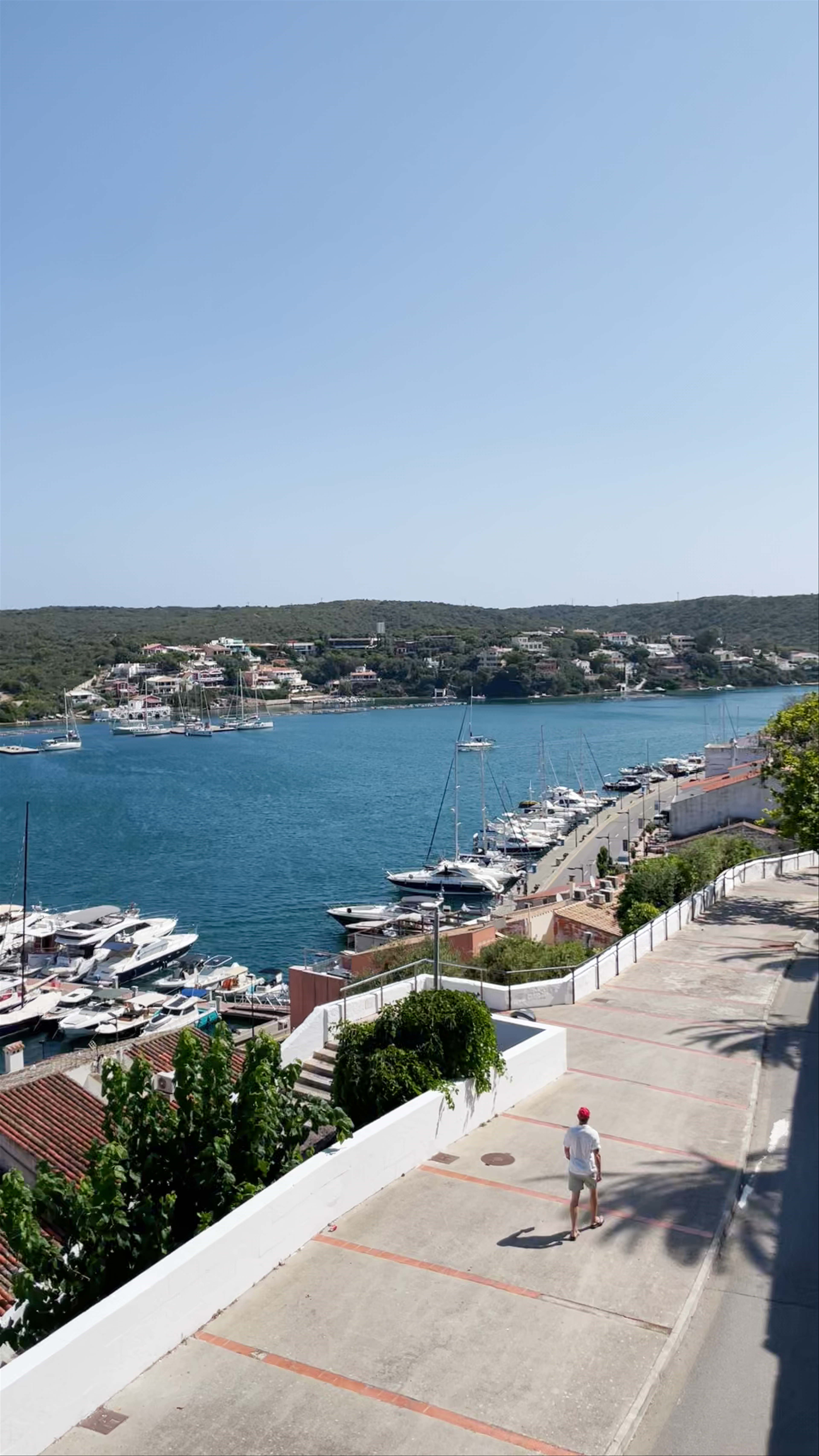 Puerto de Mahón: Serene Harbor Views in Menorca, Spain