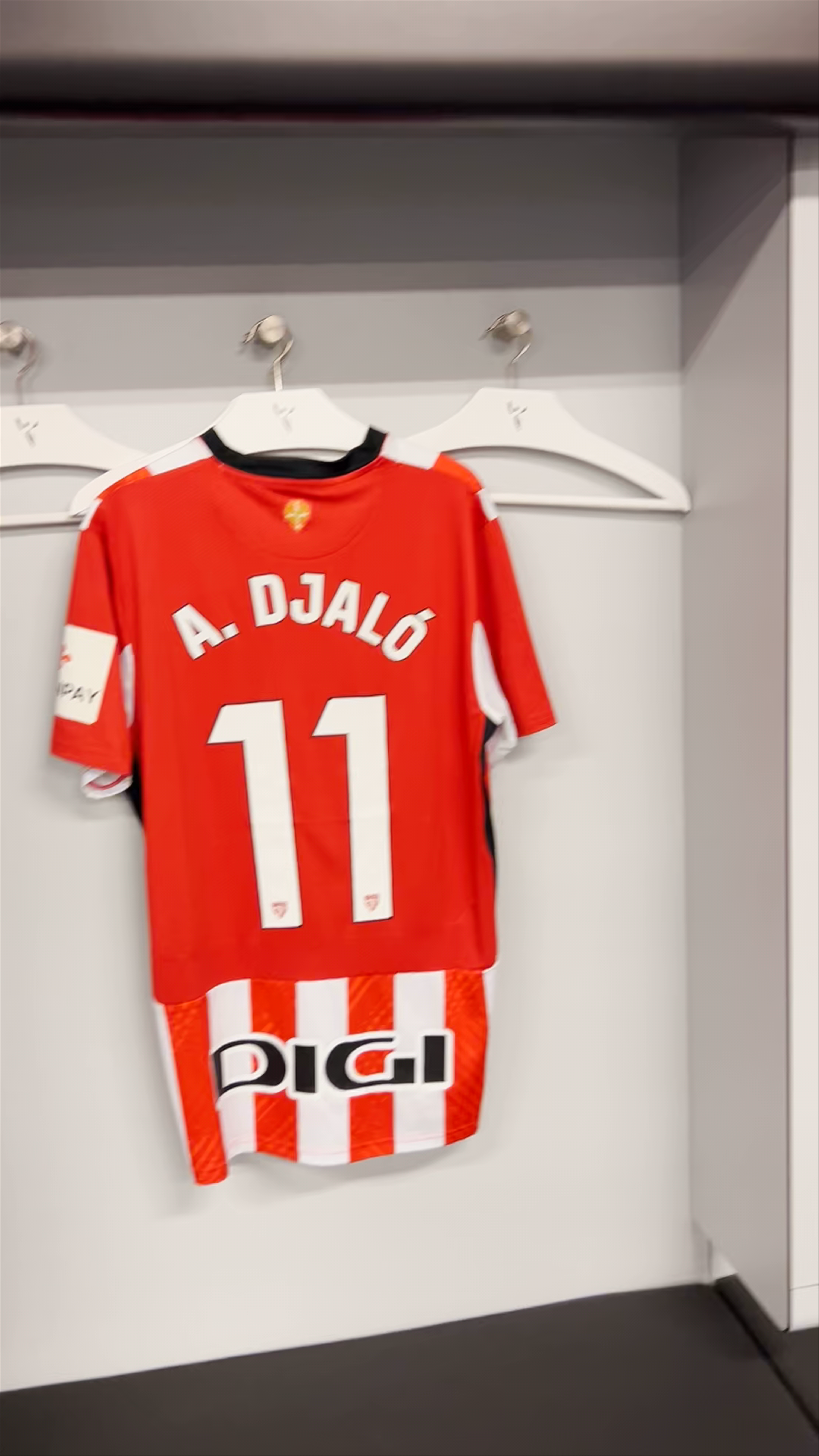 Inside Estadio de San Mamés: Athletic Bilbao Locker Room Tour