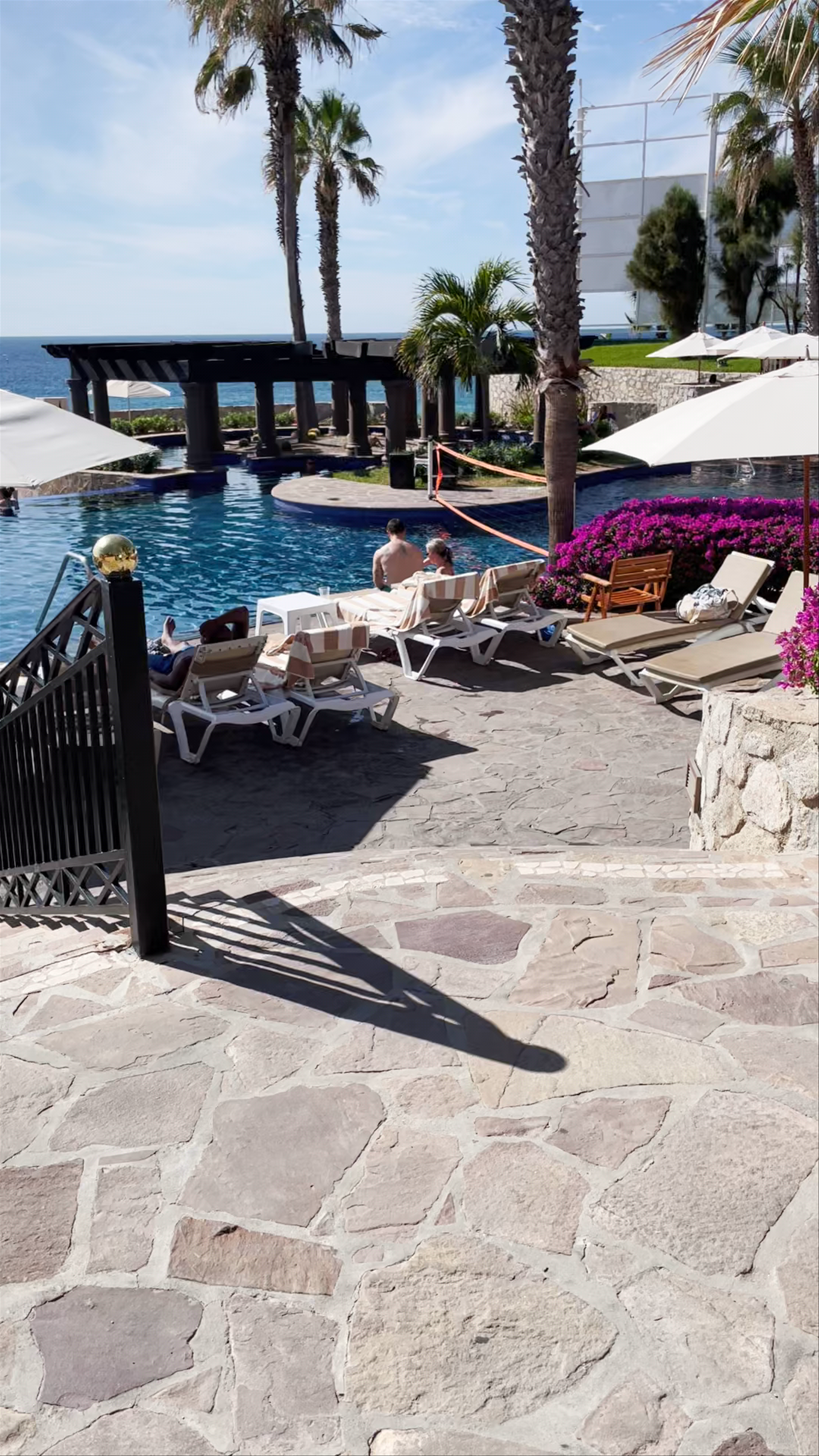 Pueblo Bonito Sunset Beach Golf & Spa Resort: Luxurious Oceanfront Escape in Cabo San Lucas