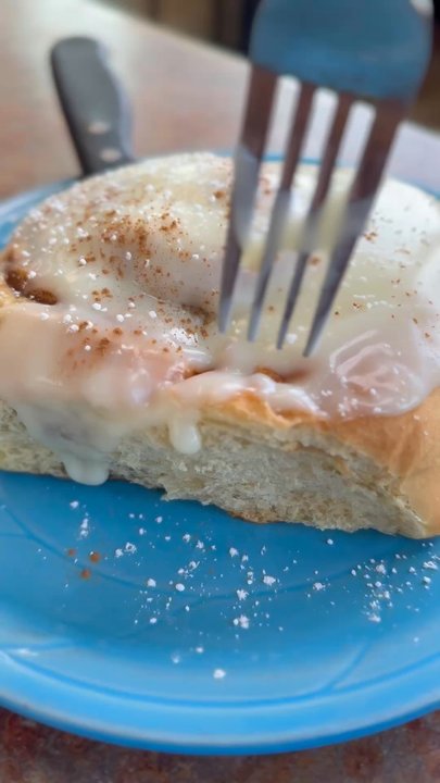 Biscuits Cafe - Squishy Fresh Baked Cinnamon Roll - American Near Me - Beaverton, Oregon