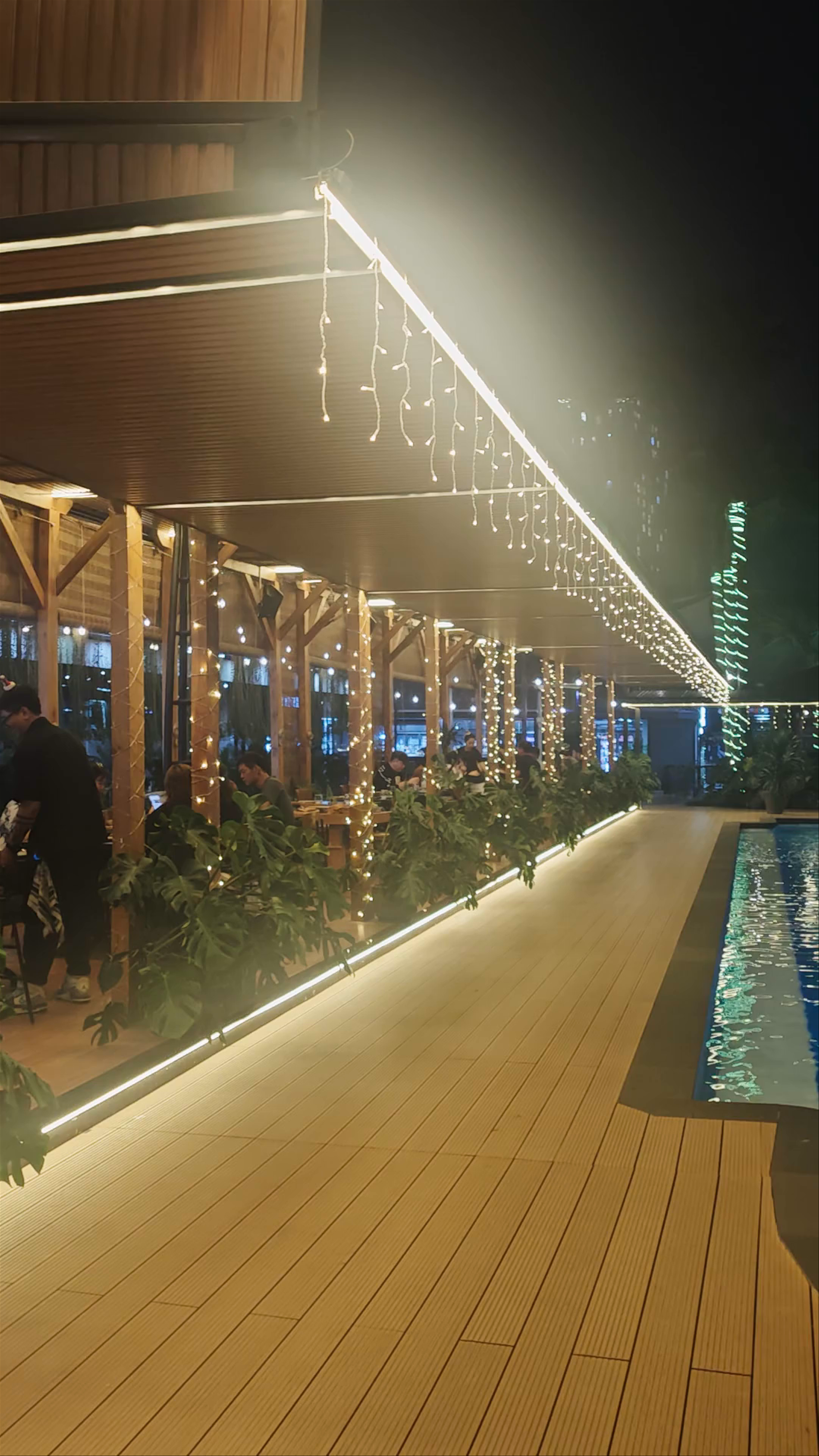 Sol Kitchen & Bar District 7
