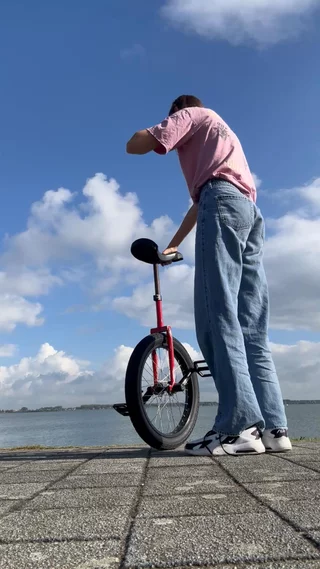 riu set: Pedalflip on tire