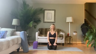 ENERGIZE! A prenatal yoga flow