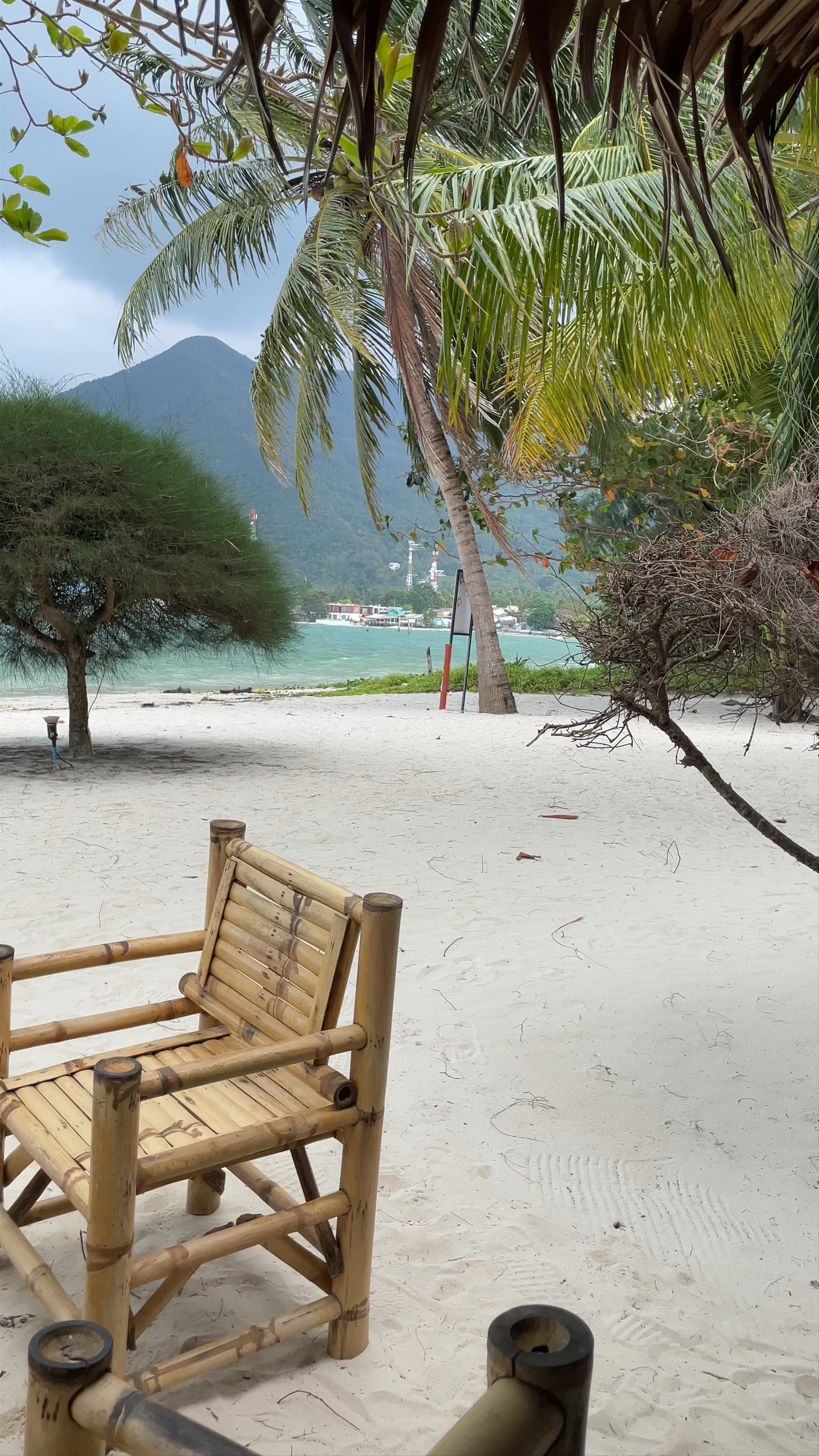Malibu Beach Serenity: Tropical Escape in Ko Pha-ngan, Thailand